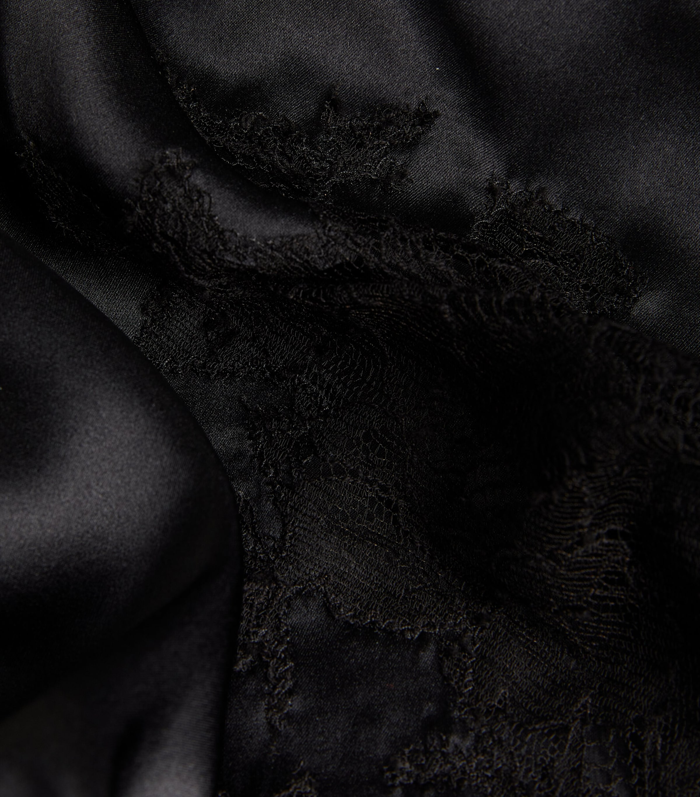 Silk Lace-Trim Baccarat Shorts NOIR Image 5