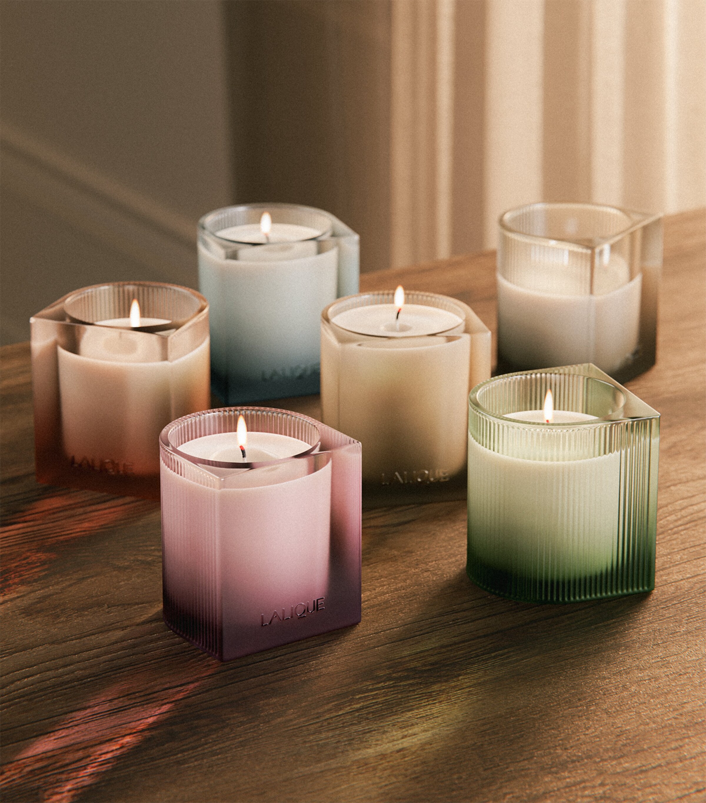 Lalique La Muse Scented Candle (220g) Image 4