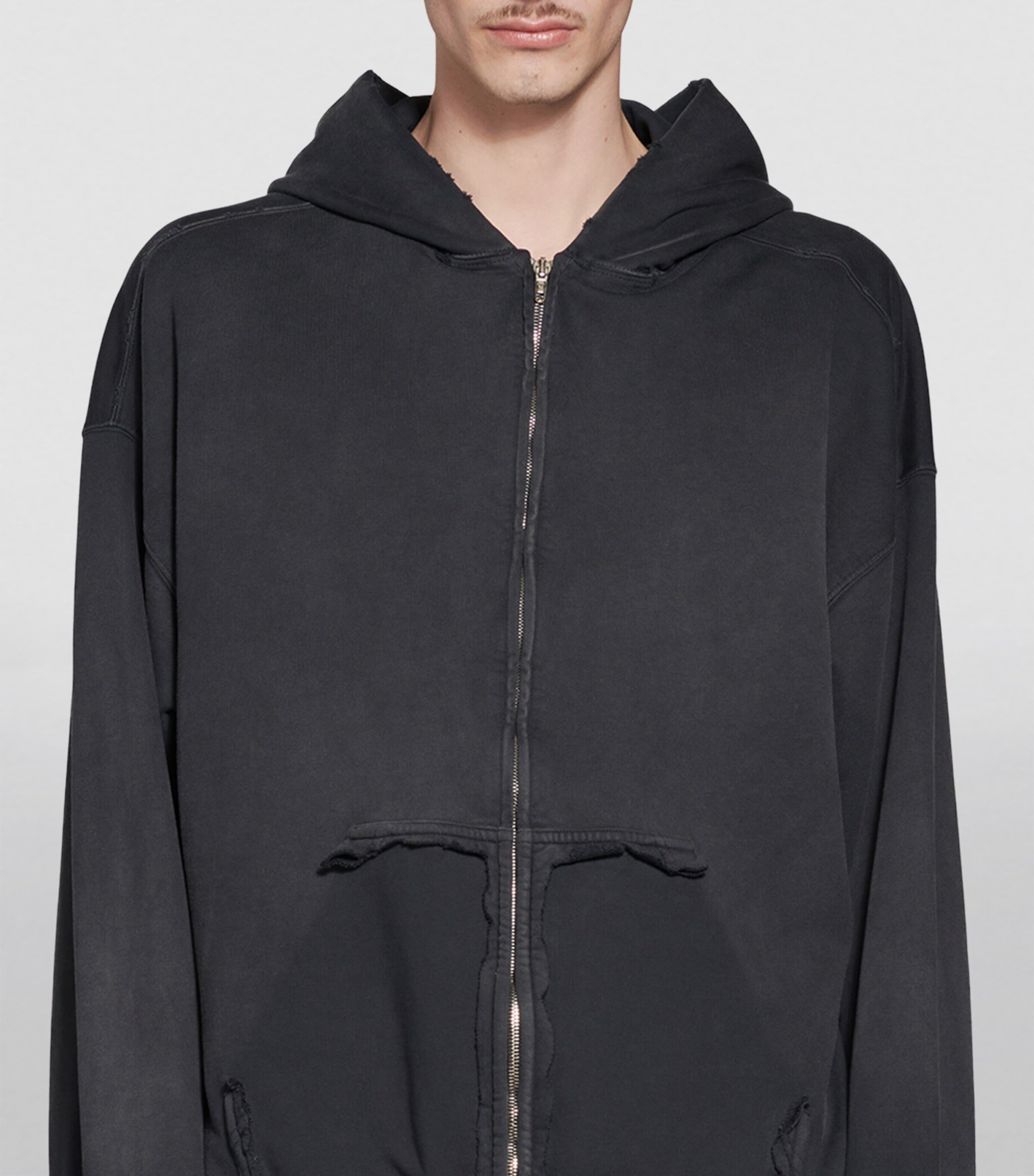 【BALENCIAGA】テープタイプ ポケット ジップアップ パーカー Balenciaga Tape Type パーカー | ブラック | FARFETCH JP