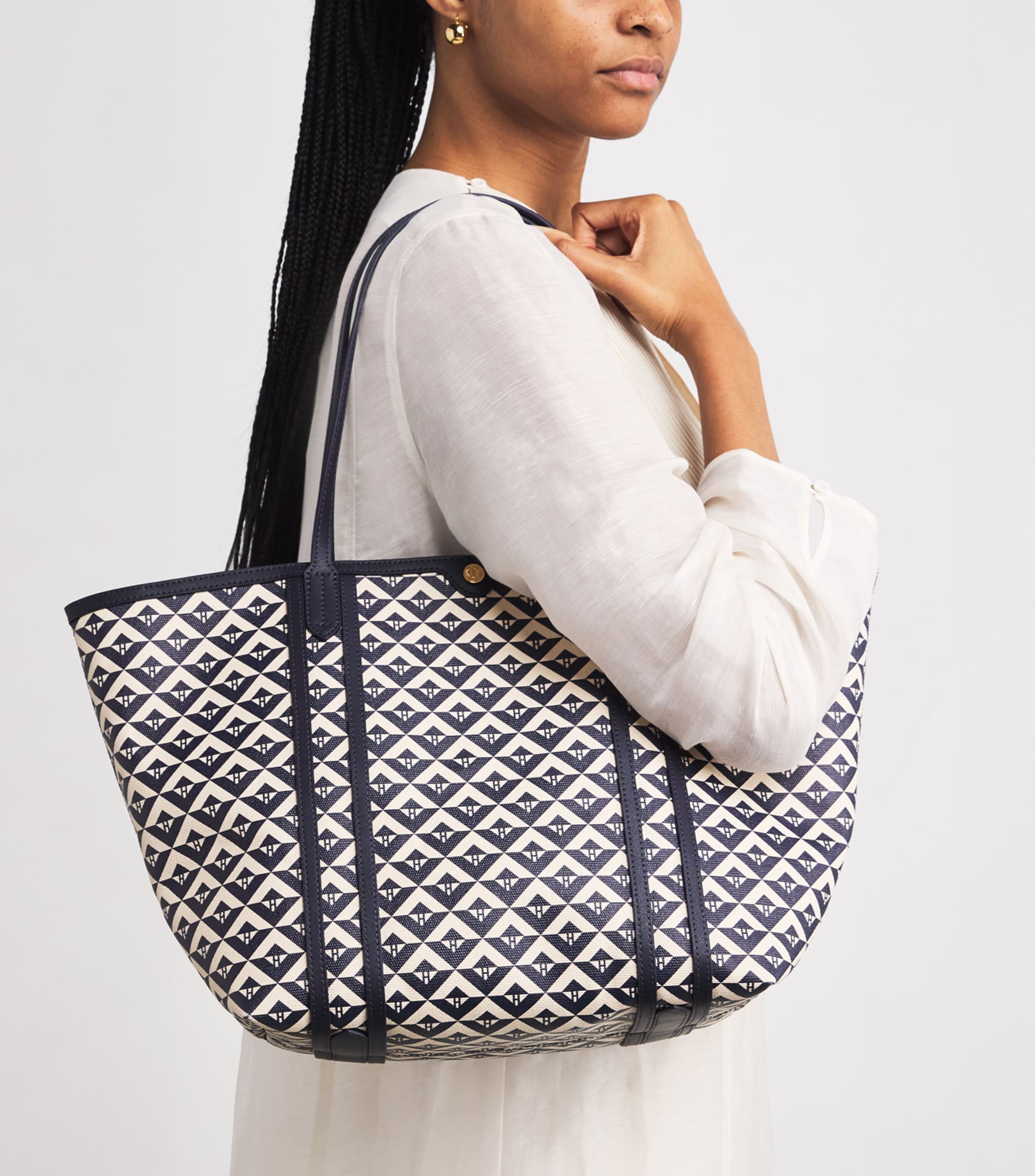 Coated Canvas Geometric Tote Bag NAVY Image 2