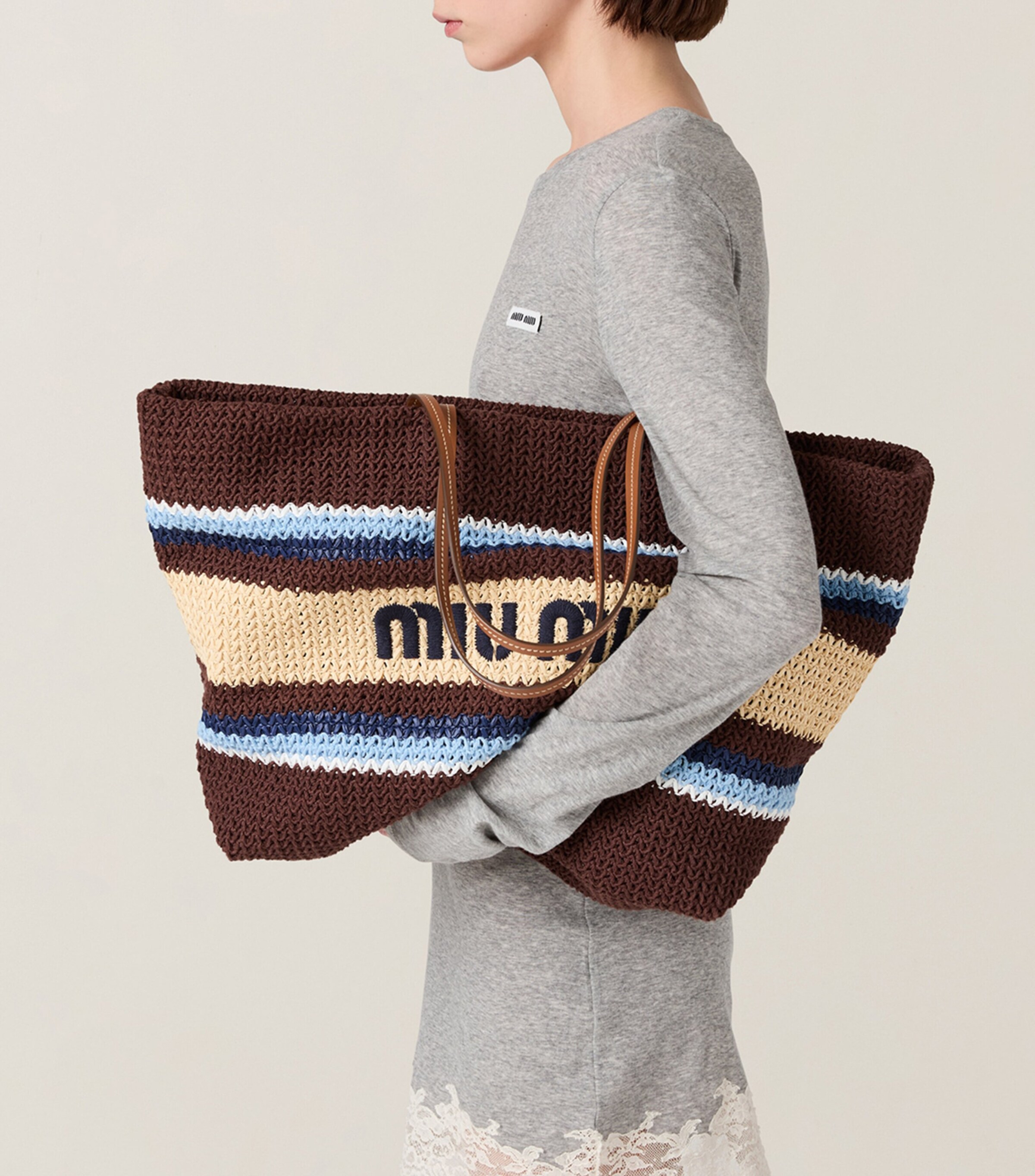 Miu Miu Woven Raffia-Effect Tote Bag Image 5