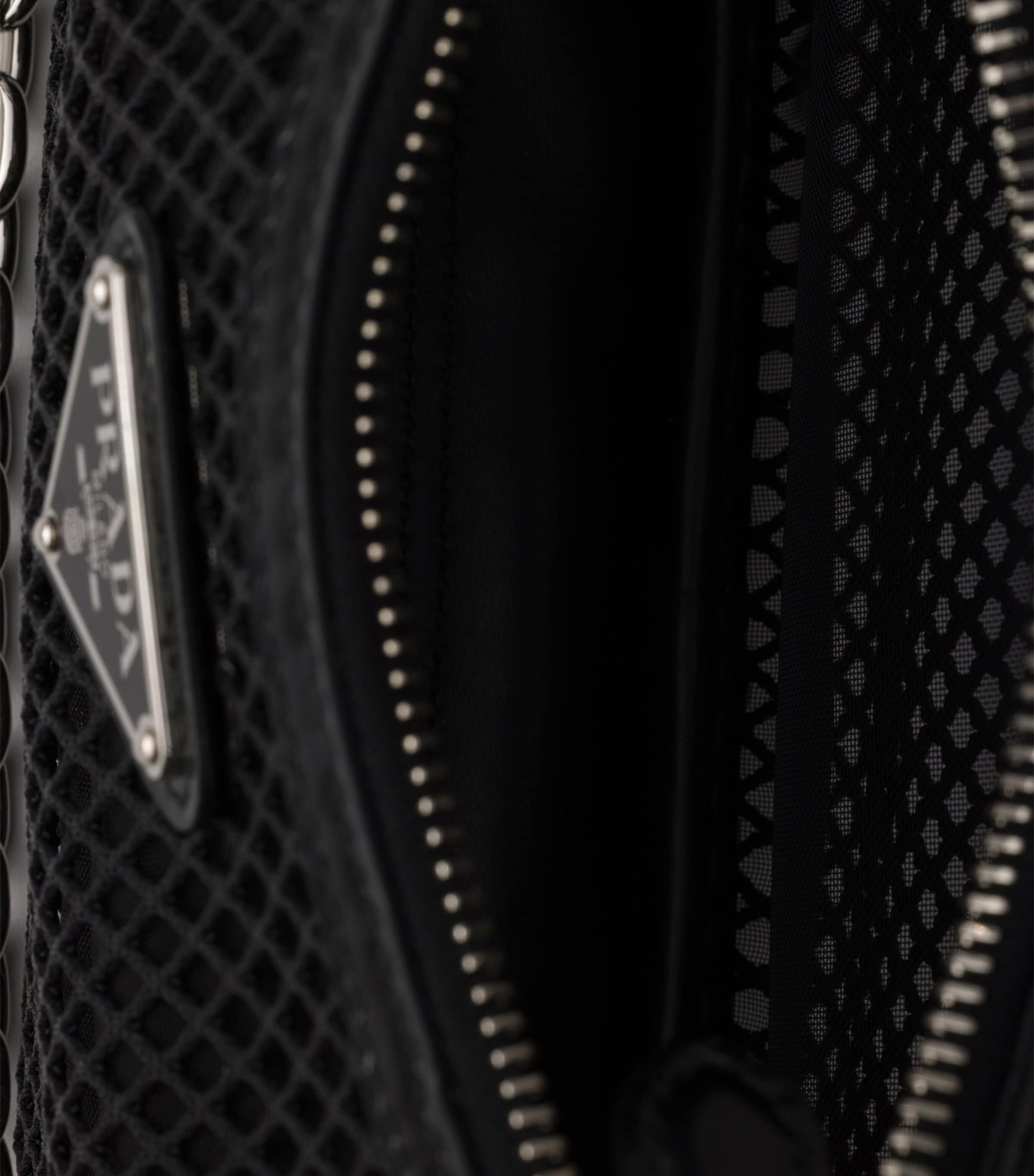 Prada Mesh Re-Edition 2005 Shoulder Bag Black Image 7