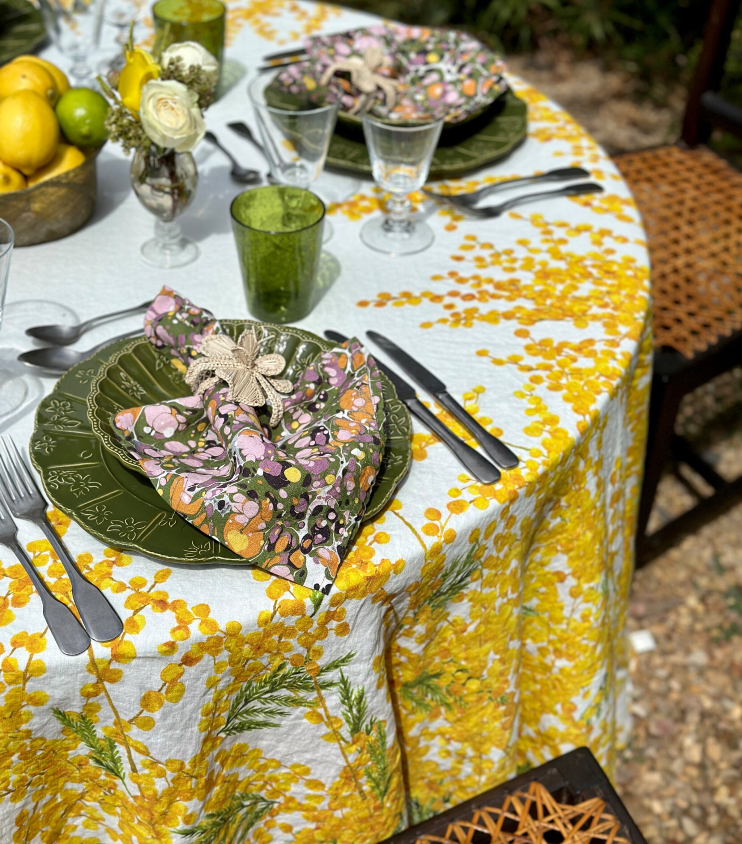 Summerill & Bishop Linen Mimosa Round Tablecloth (260cm) Yellow Image 4