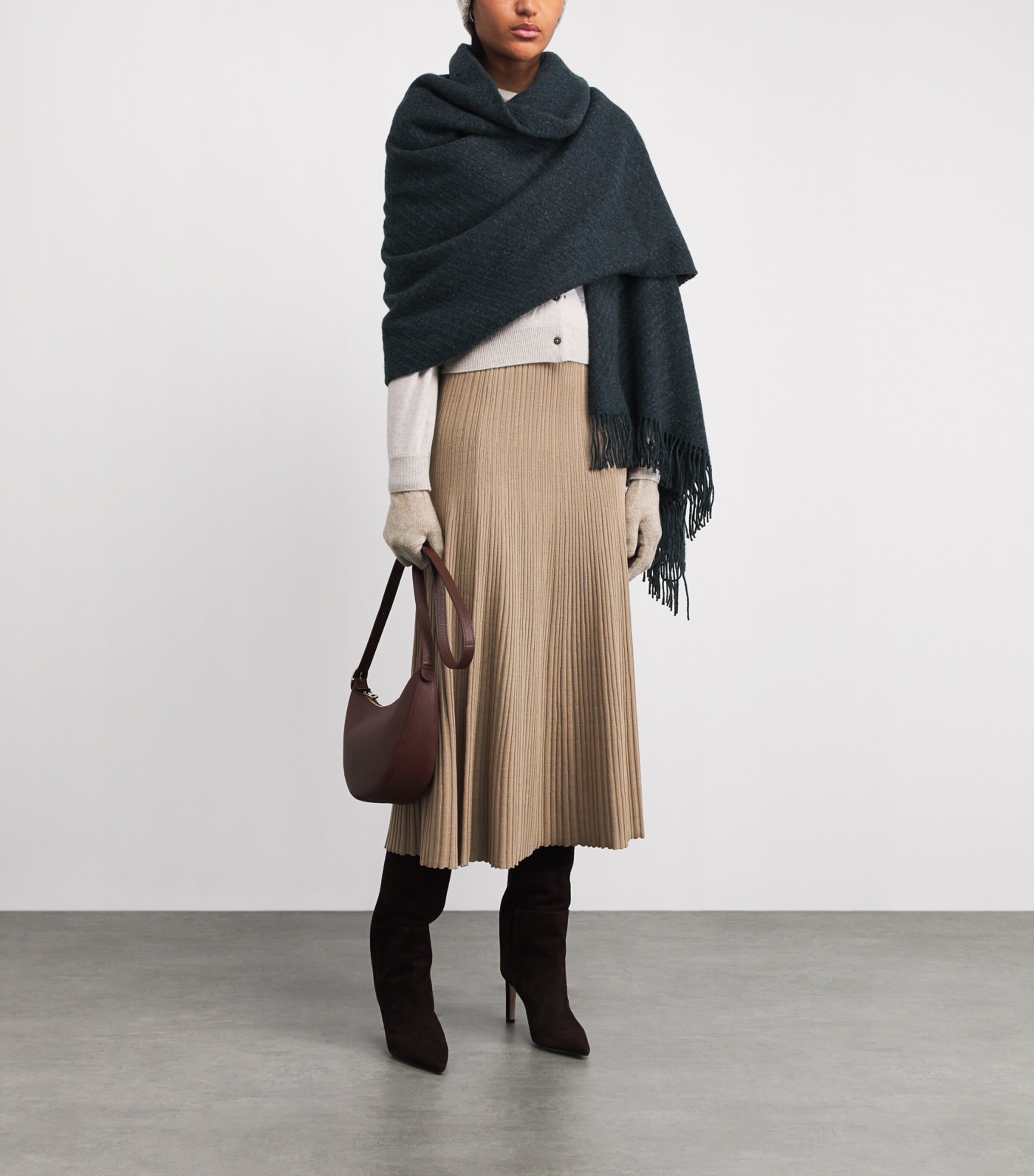 Johnstons Of Elgin Cashmere Hat, Scarf and Gloves Gift Set Shore Grey Image 2