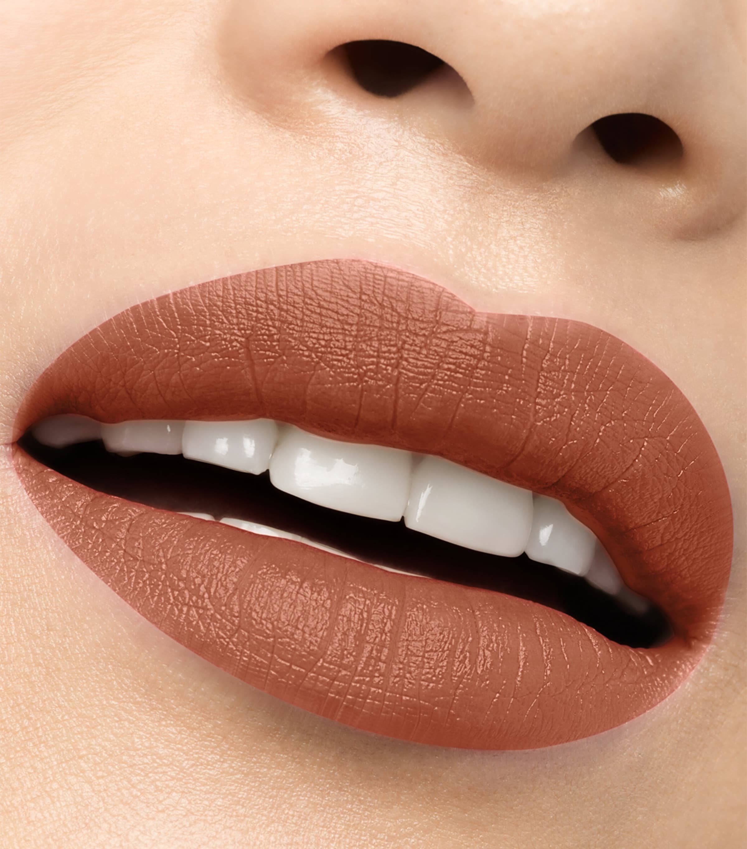 Christian Louboutin Rouge Louboutin Velvet Matte Lipstick Beige Very Gil Image 3