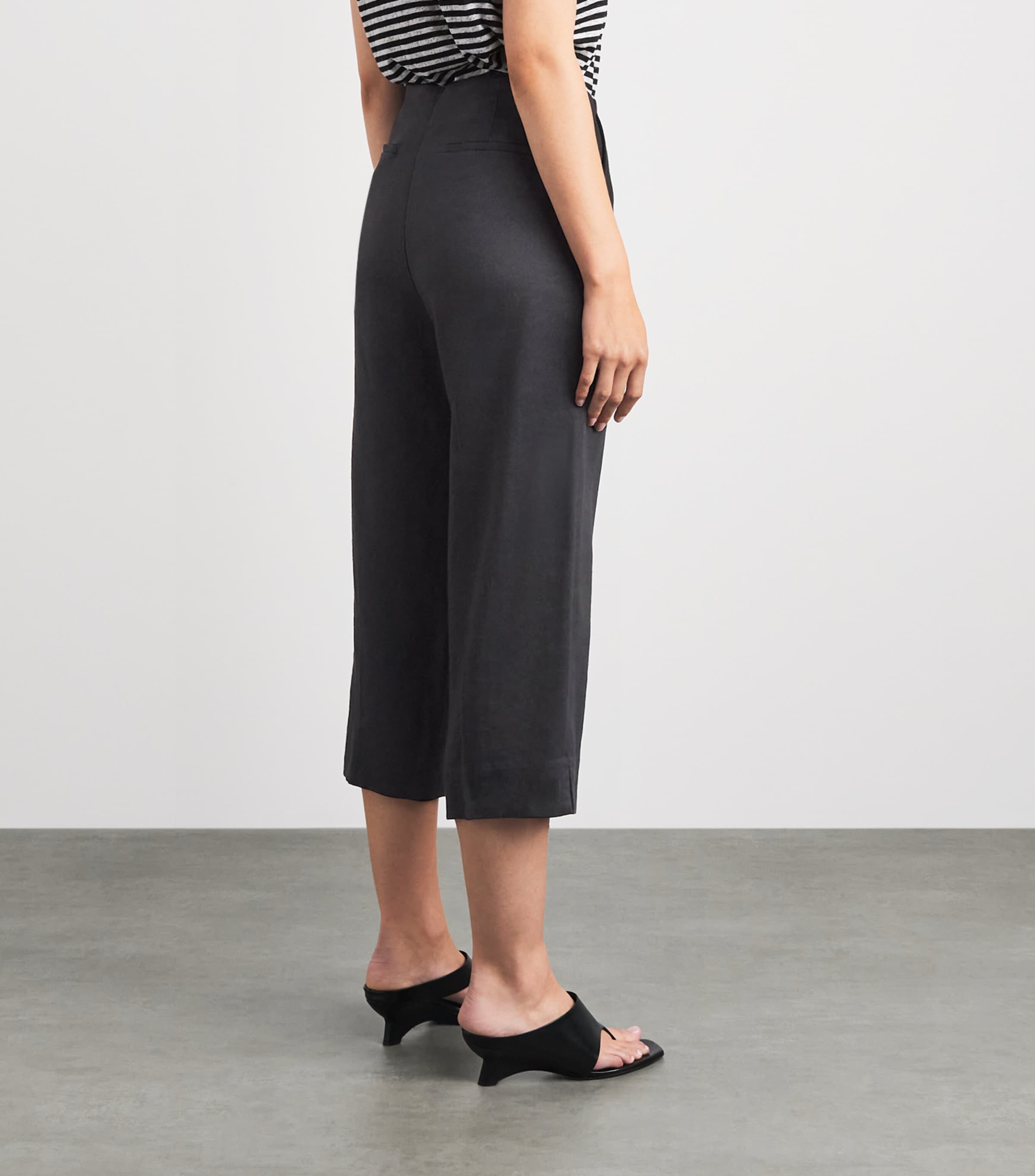 Theory Womens Linen-Blend Capri Trousers Black Image 5