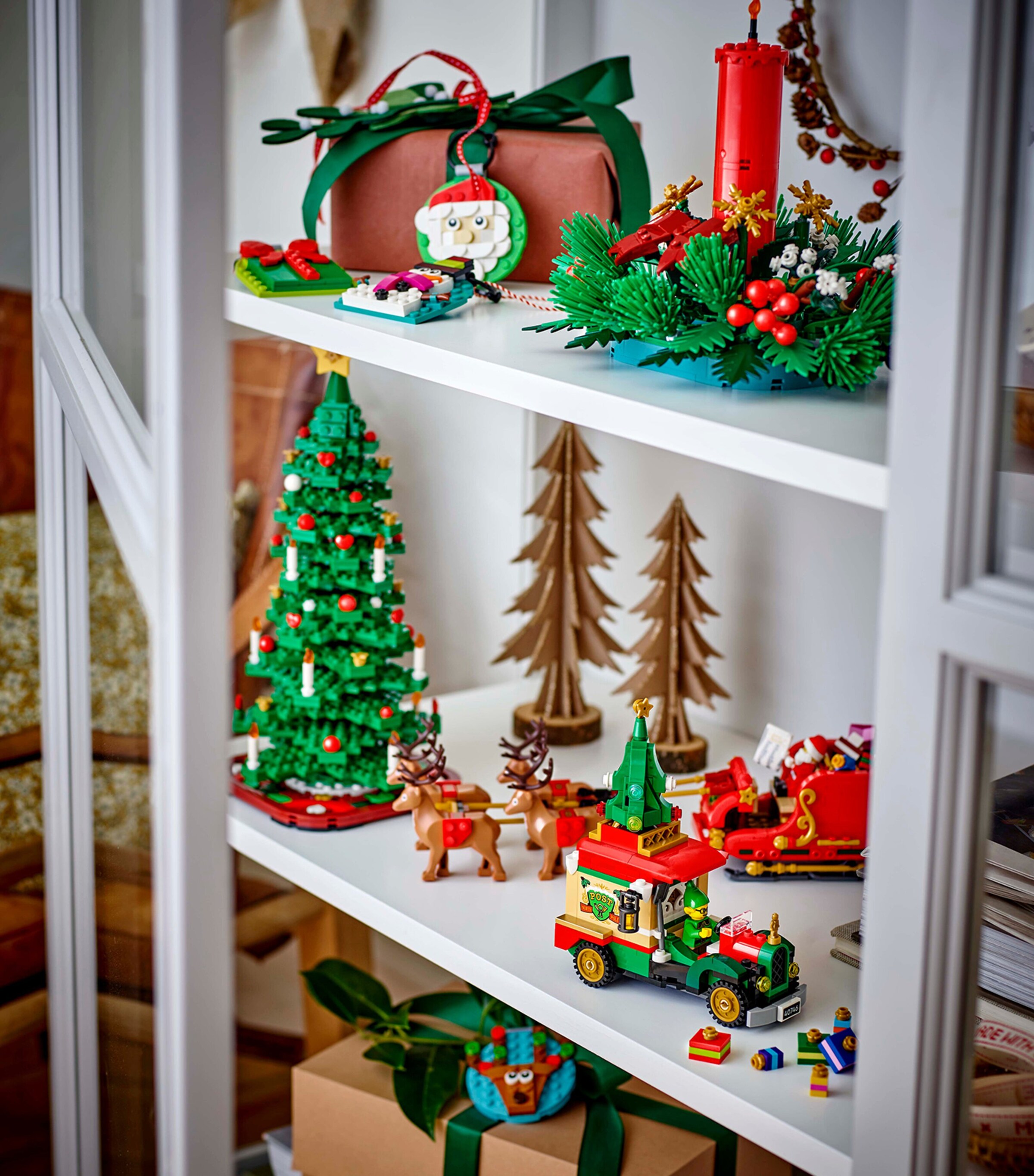 Lego Christmas Tree 40573 Image 3