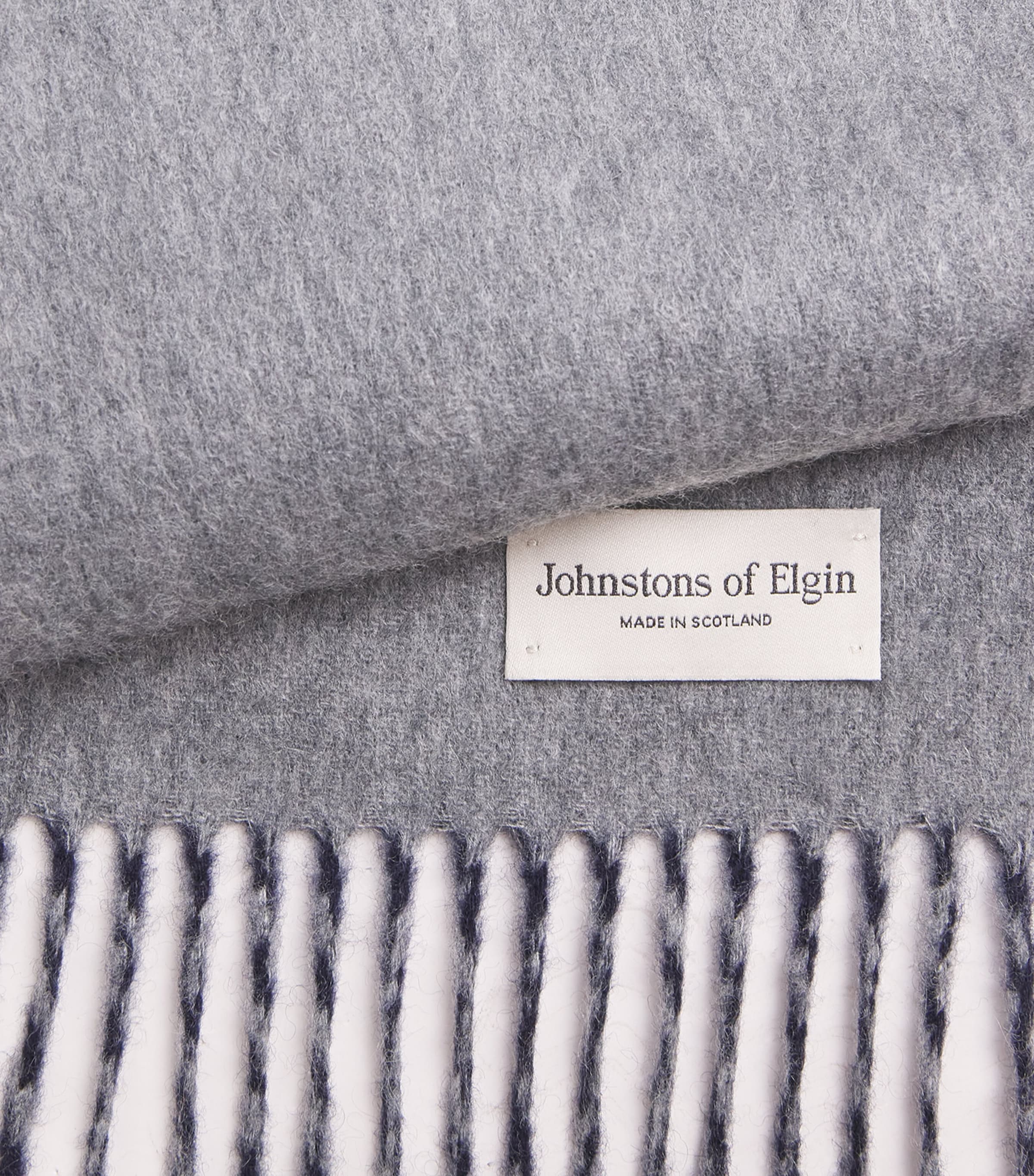 Johnstons Of Elgin Cashmere Double-Face Scarf Navy/grey Image 4