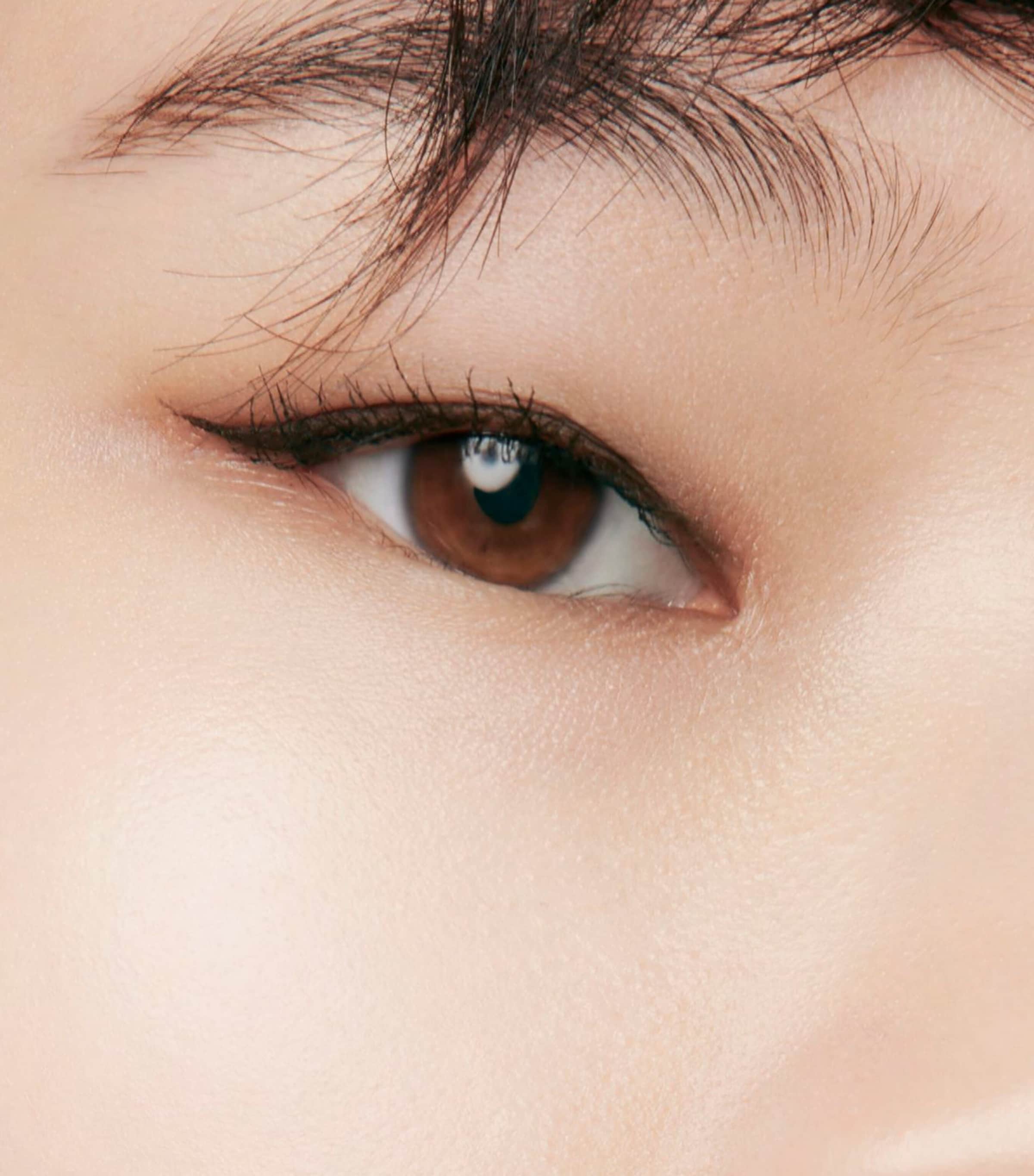 CHANEL CHANEL LES BEIGES NATURAL HEALTHY GLOW Serum Concealer Image 3