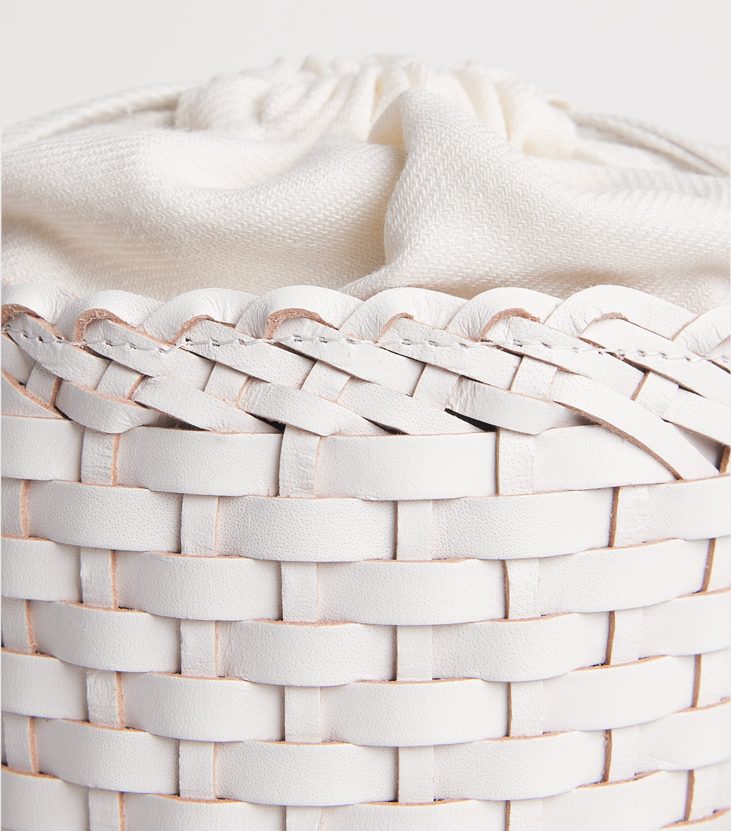Eleventy Leather Woven Bucket Bag Avorio Image 6