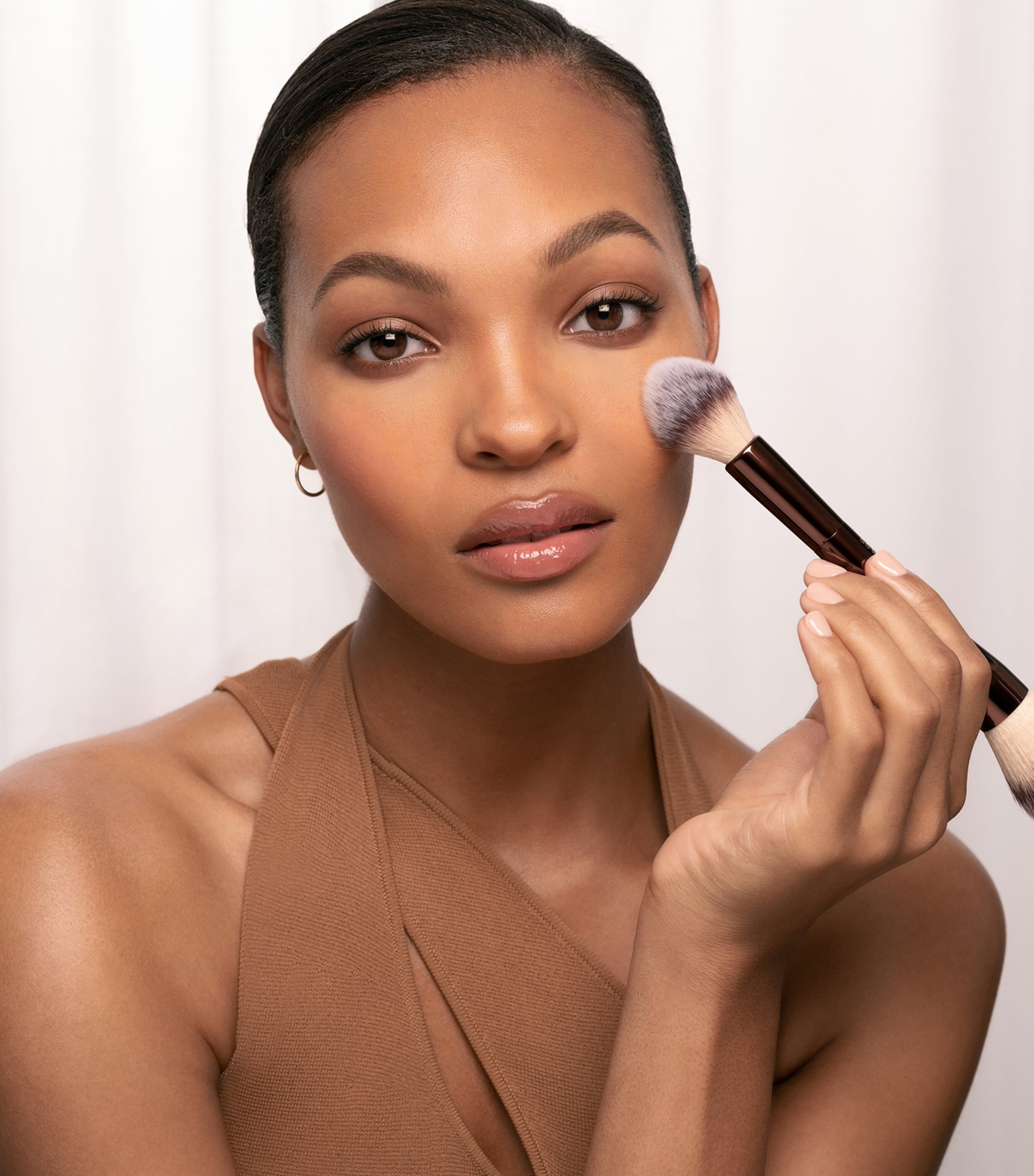 Veil Translucent Setting Powder TRANSLUCENT MEDIUM Image 7