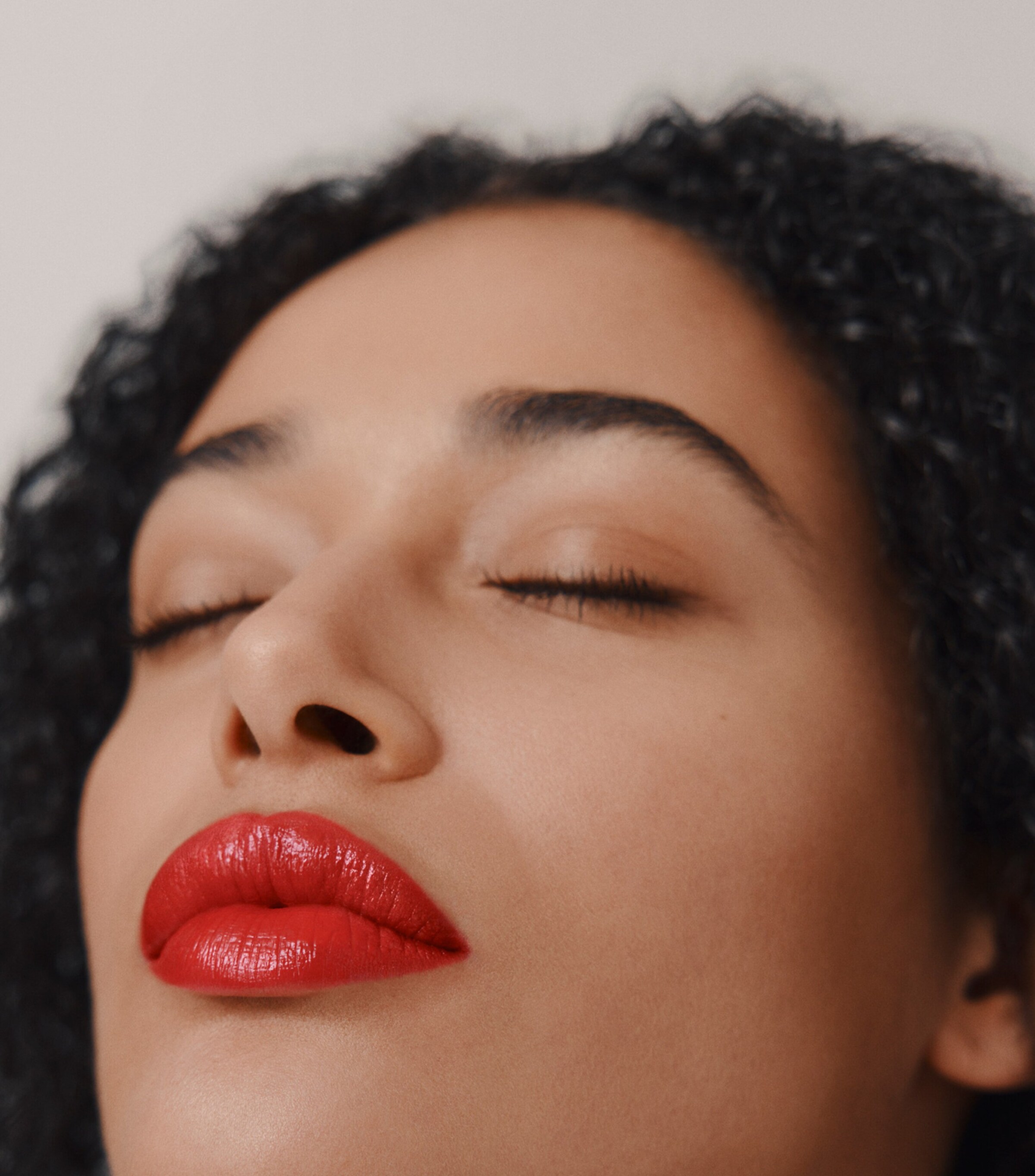 Silky Lipstick Shine - Rouge Amazone ROUGE AMAZONE Image 6