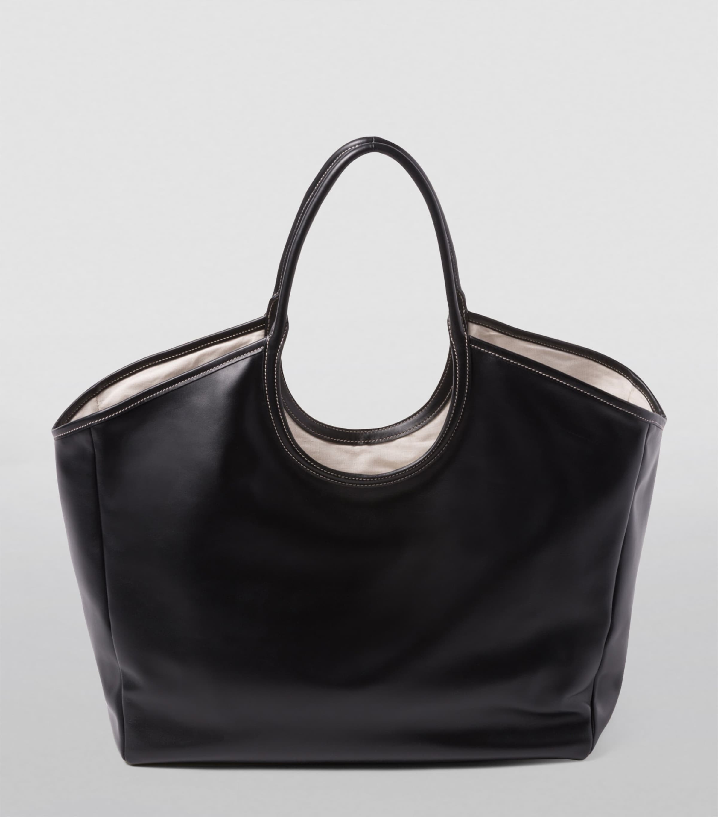【MIU MIU】IVYレザートートバッグ Miu Miu Ivy Leather Tote Bag | Black | FARFETCH