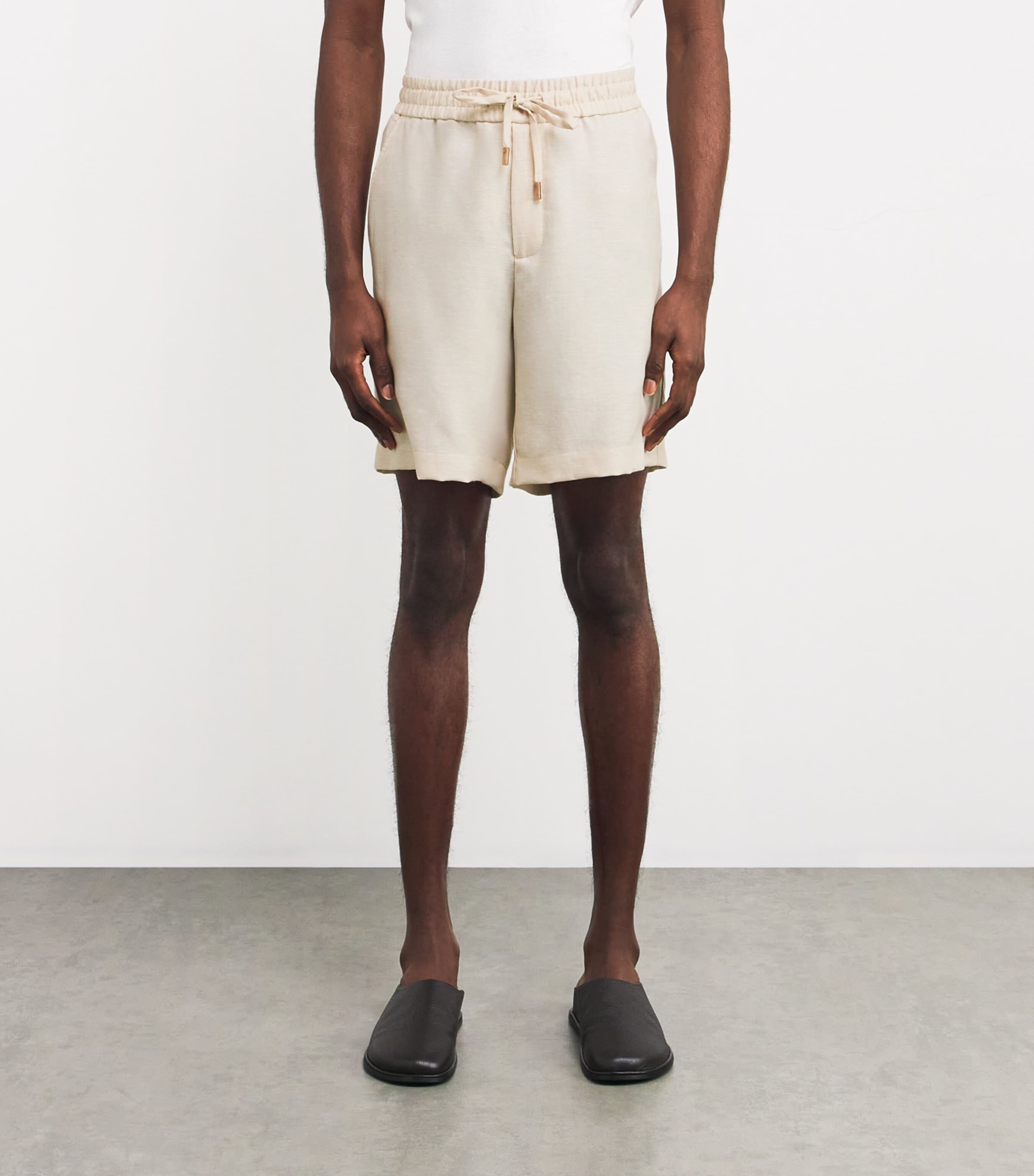 Colombo Mens Cashmere-Linen Drawstring Shorts Sand Image 3