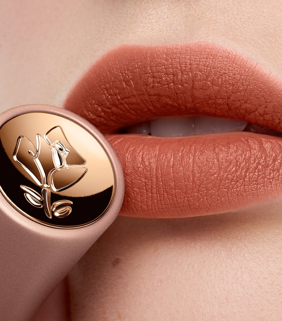 L’Absolu Rouge Intimate Lipstick 274 Image 4