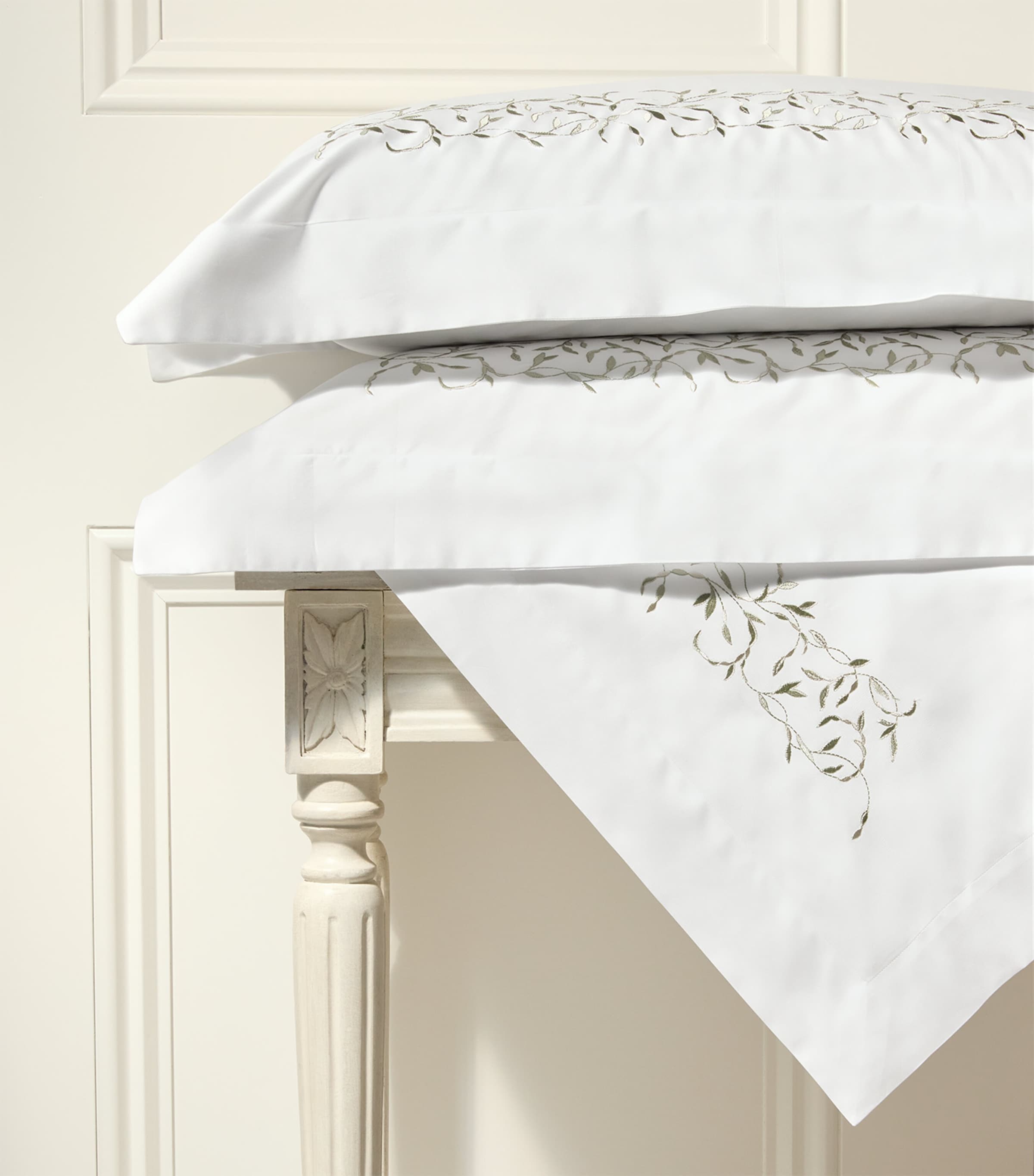 Harrods of London Tresco Embroidered Super King Duvet Cover Set (260cm x 220cm) White/sage Image 5