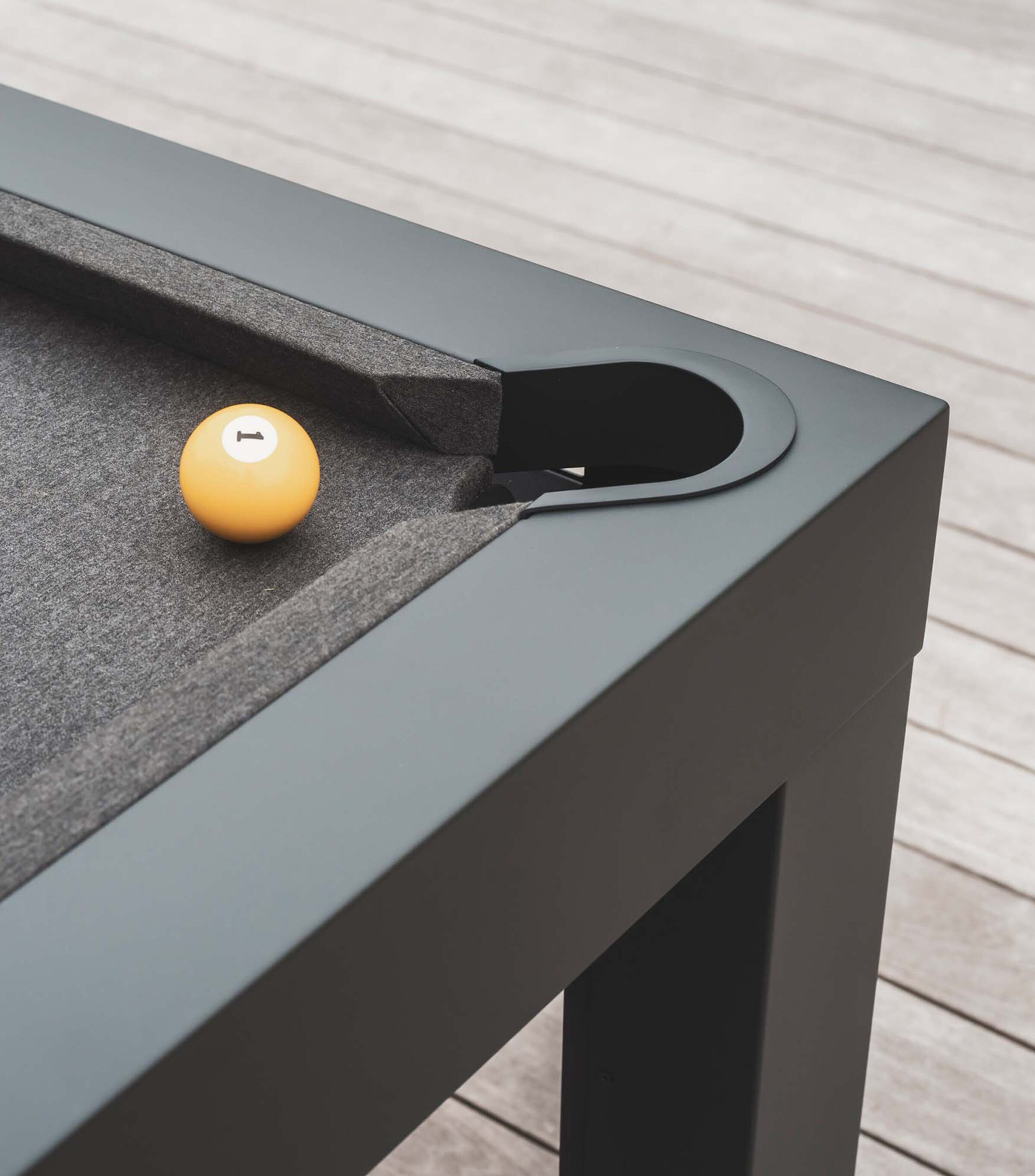 Cornilleau Classic Outdoor Pool Table Wht Mott/light Grey Image 5