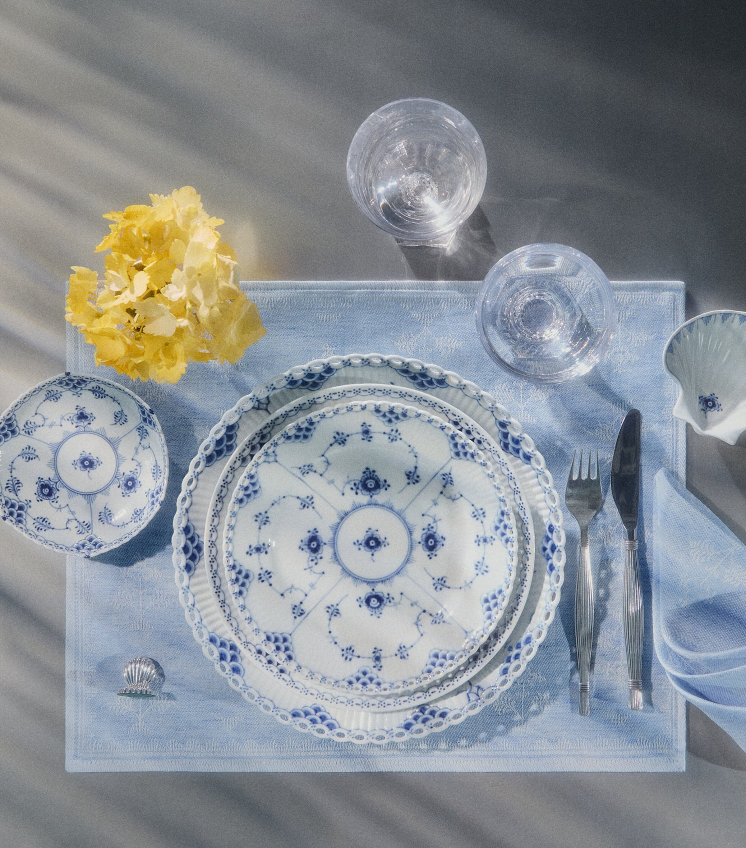 Royal Copenhagen Set of 2 Jacquard Heritage Napkins (45cm x 45cm) Blue Image 2