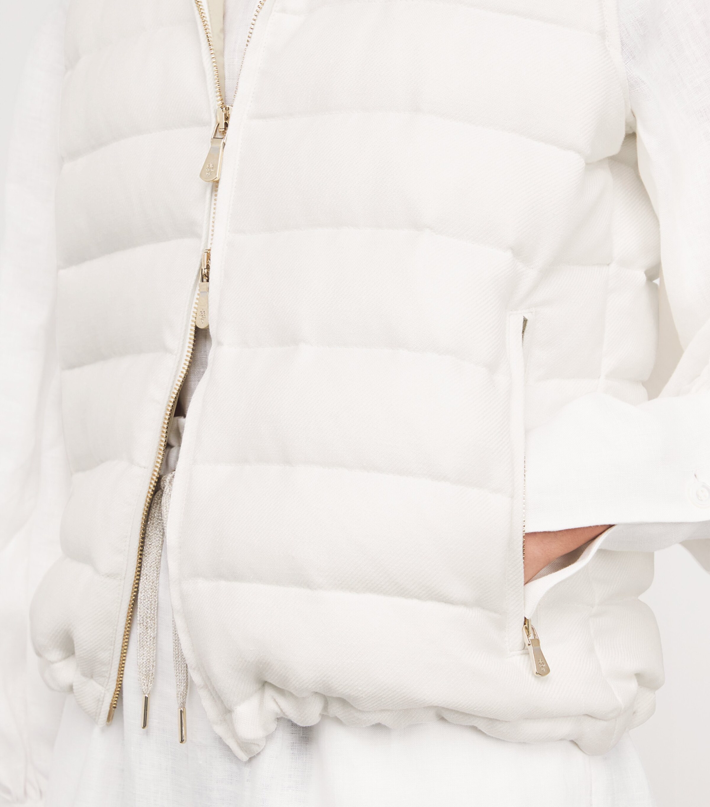 Eleventy Womens Reversible Water-Repellent Down Gilet Bianco Image 6