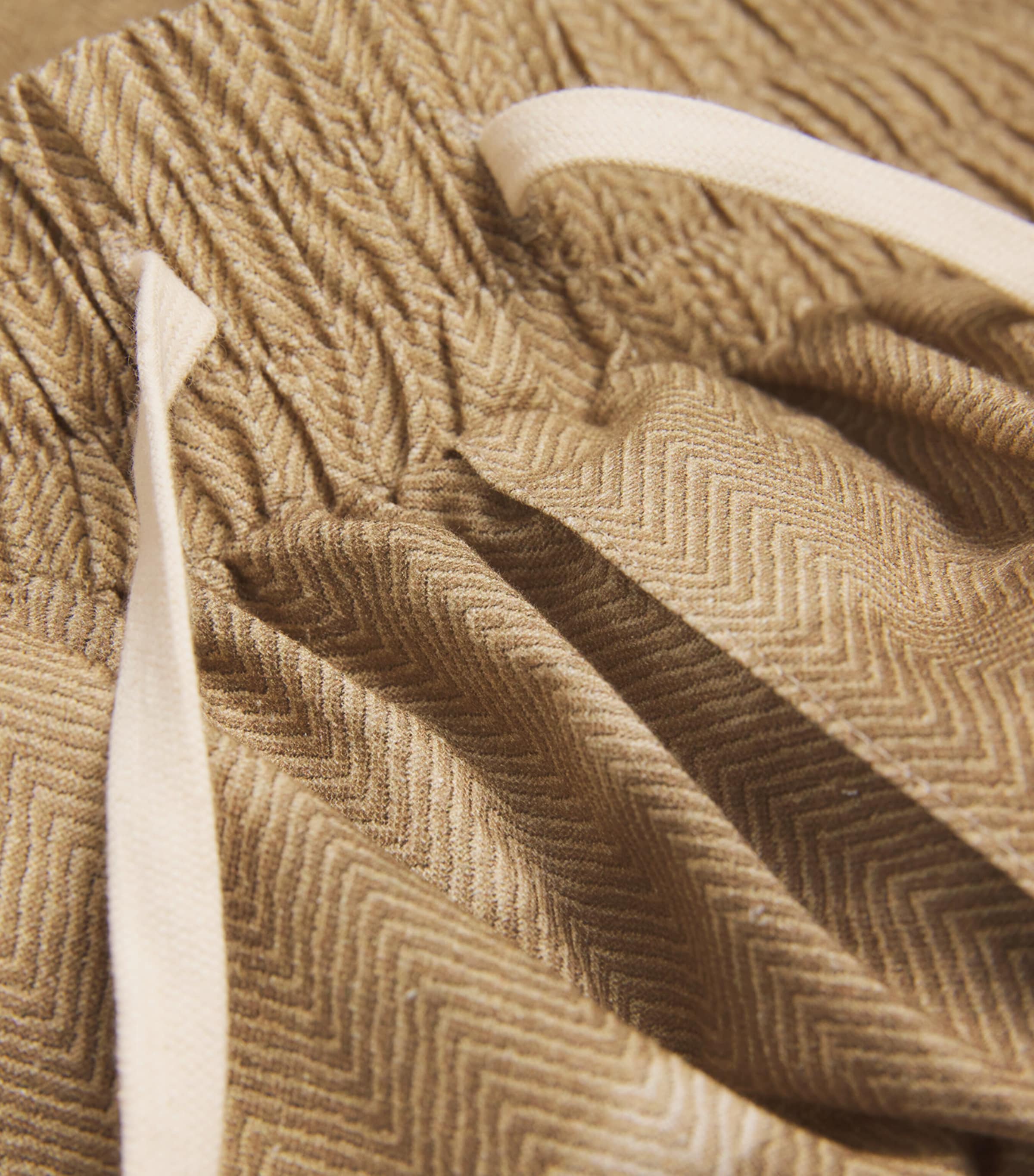 Exposed Stitching Shorts BEIGE Image 5