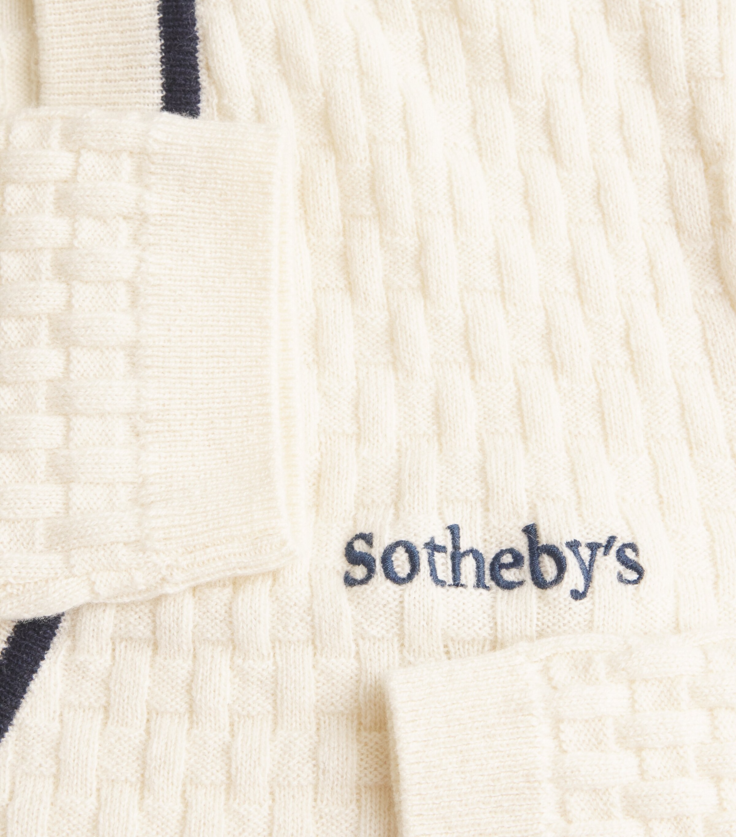 FRAME Womens x Sotheby's Cashmere V-Neck Sweater Cream Image 5