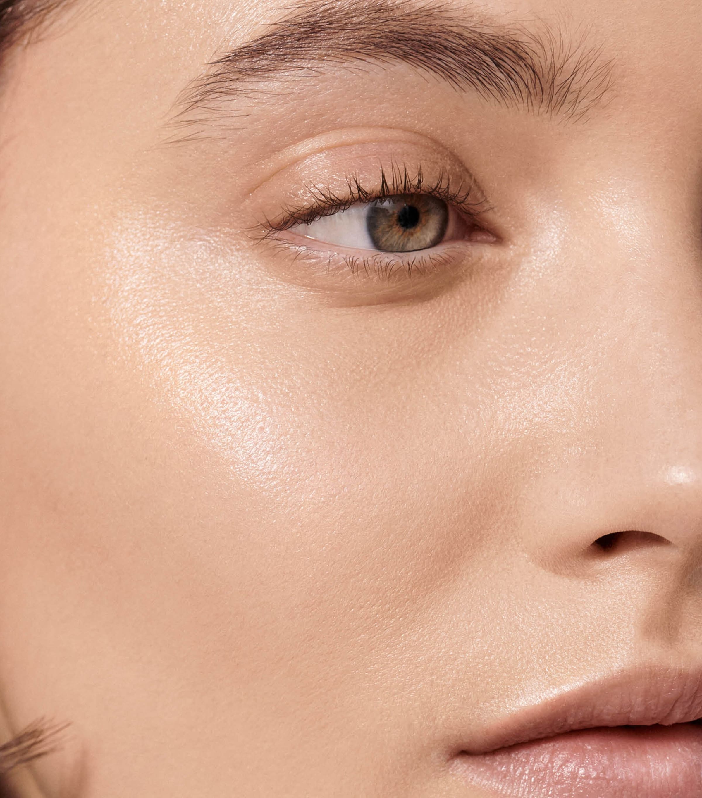 Vital Skin Foundation Stick ATELIER IV Image 2