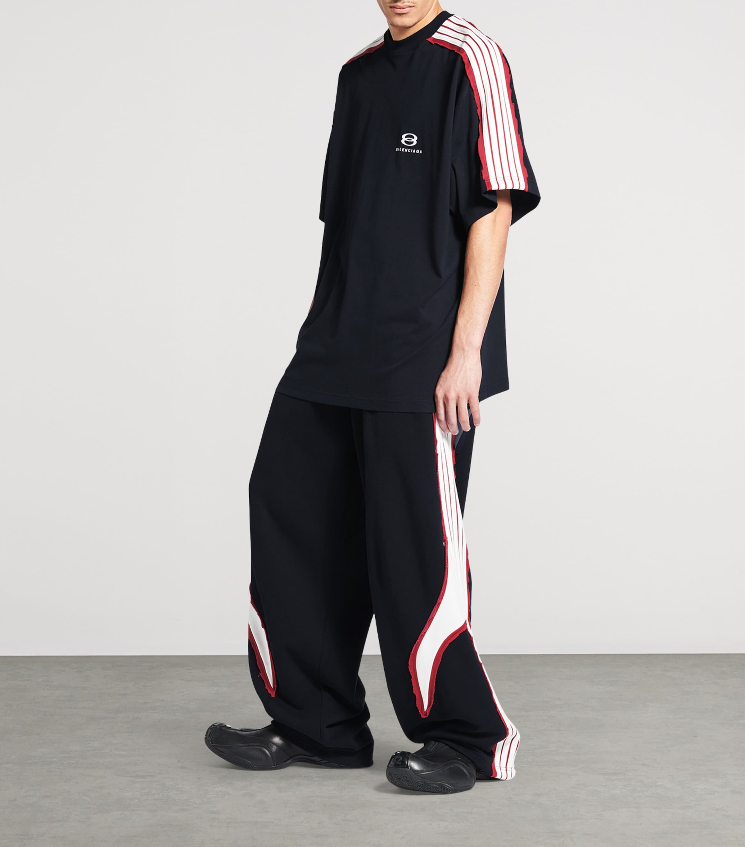 Balenciaga Oversized Logo T-Shirt | Men Clothing | T-Shirts | Logo T-shirts | Designers | Balenciaga | Women Bags | Basket Bags Balenciaga Oversized Logo T-Shirt | Men Clothing | T-Shirts | Logo T-shirts | Designers | Balenciaga | Women Bags | Basket Bags