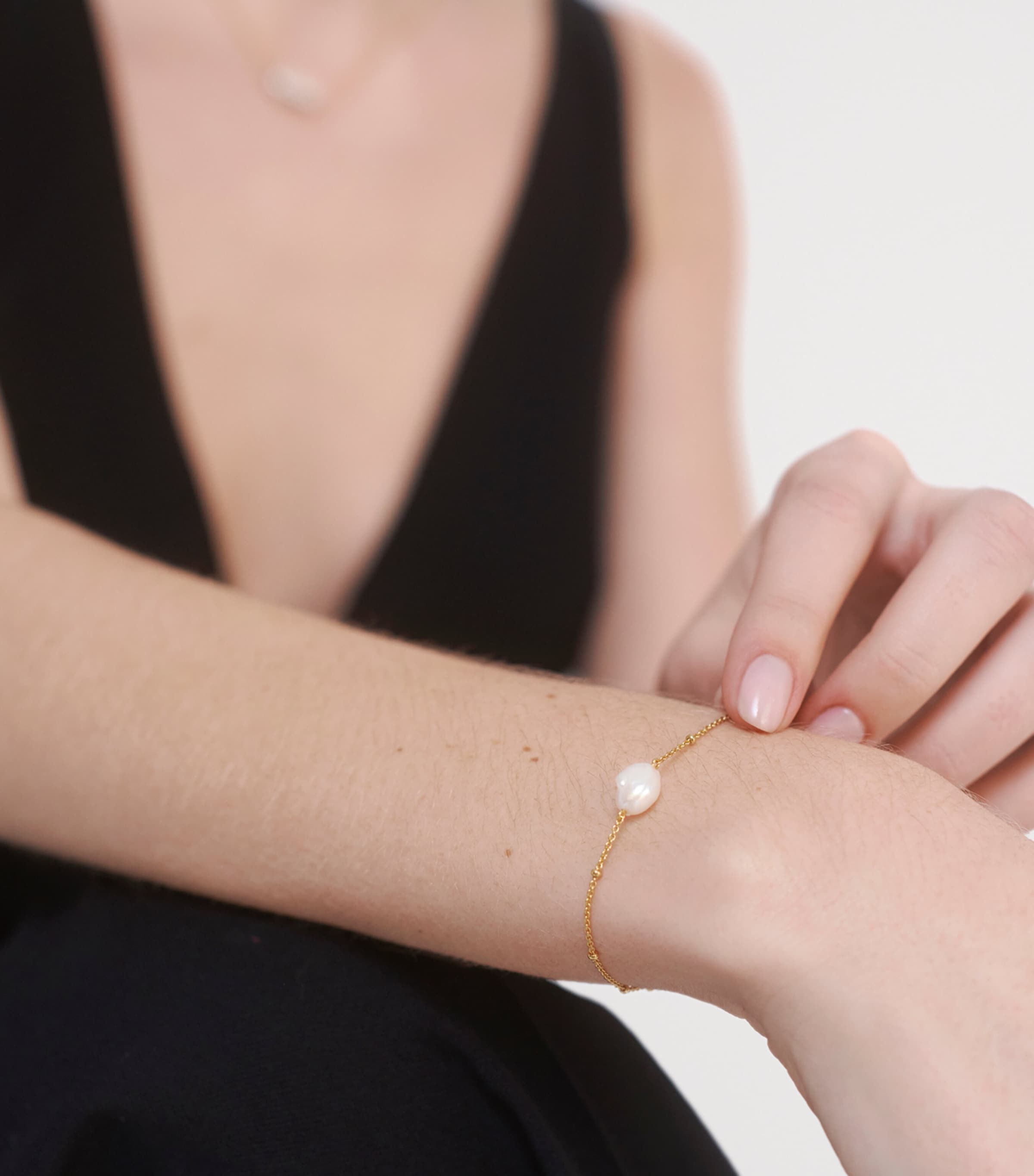 Monica Vinader Gold Vermeil and Freshwater Pearl Nura Bracelet Gold Vermeil Image 4