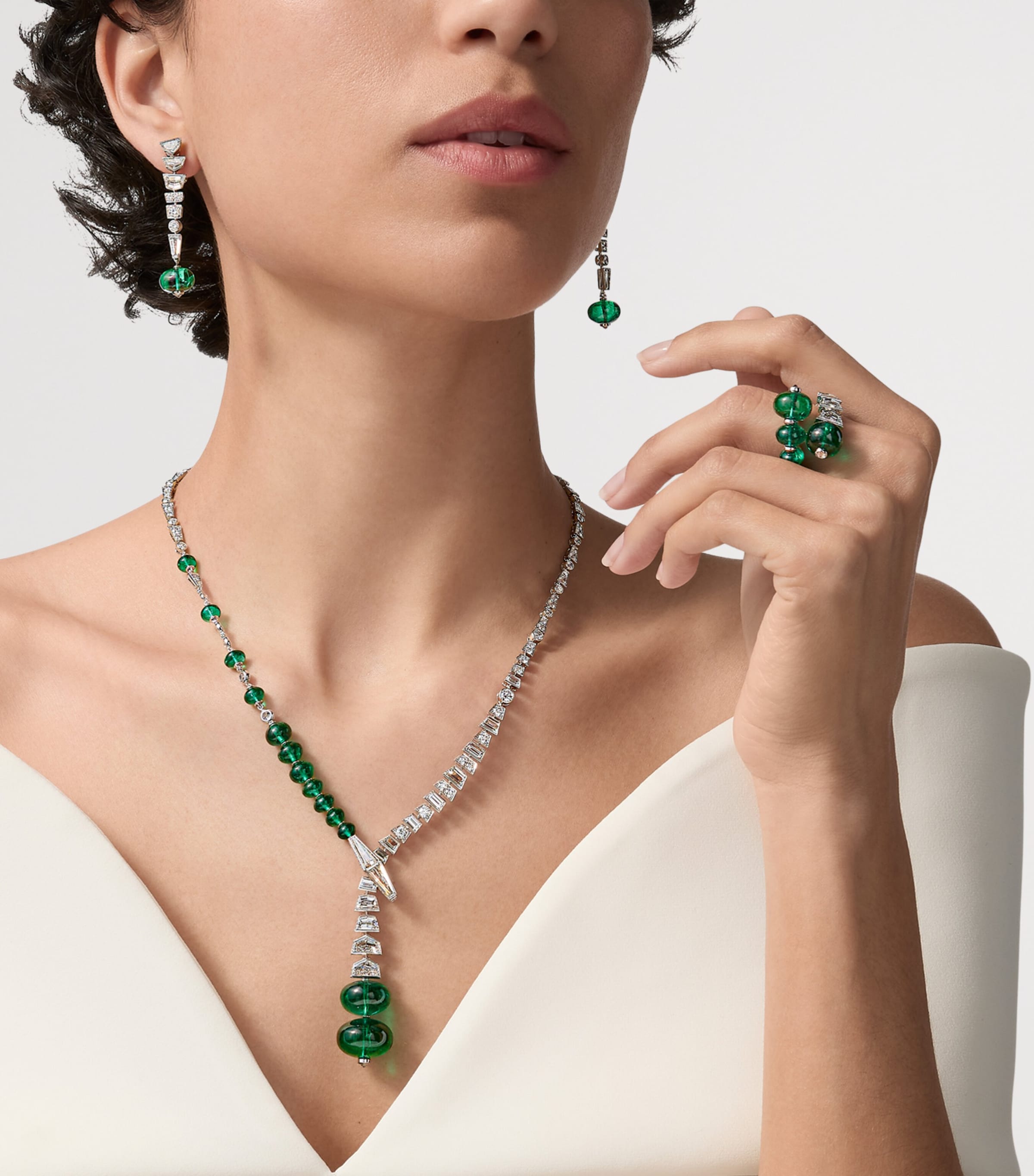 Cartier Platinum, Diamond and Emerald Solenara Necklace Platinum Image 2