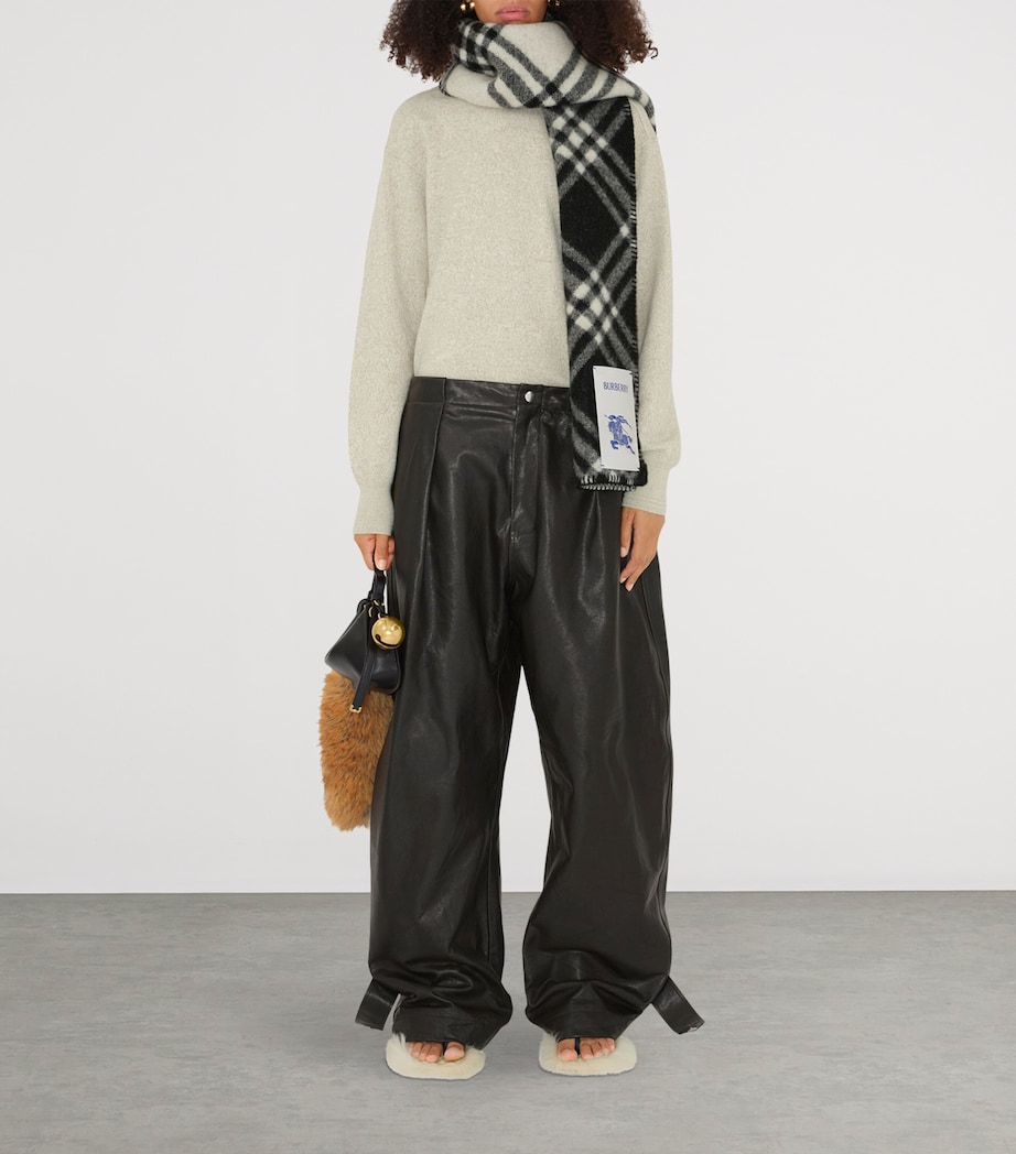 Wool Check Scarf BLACK Image 4