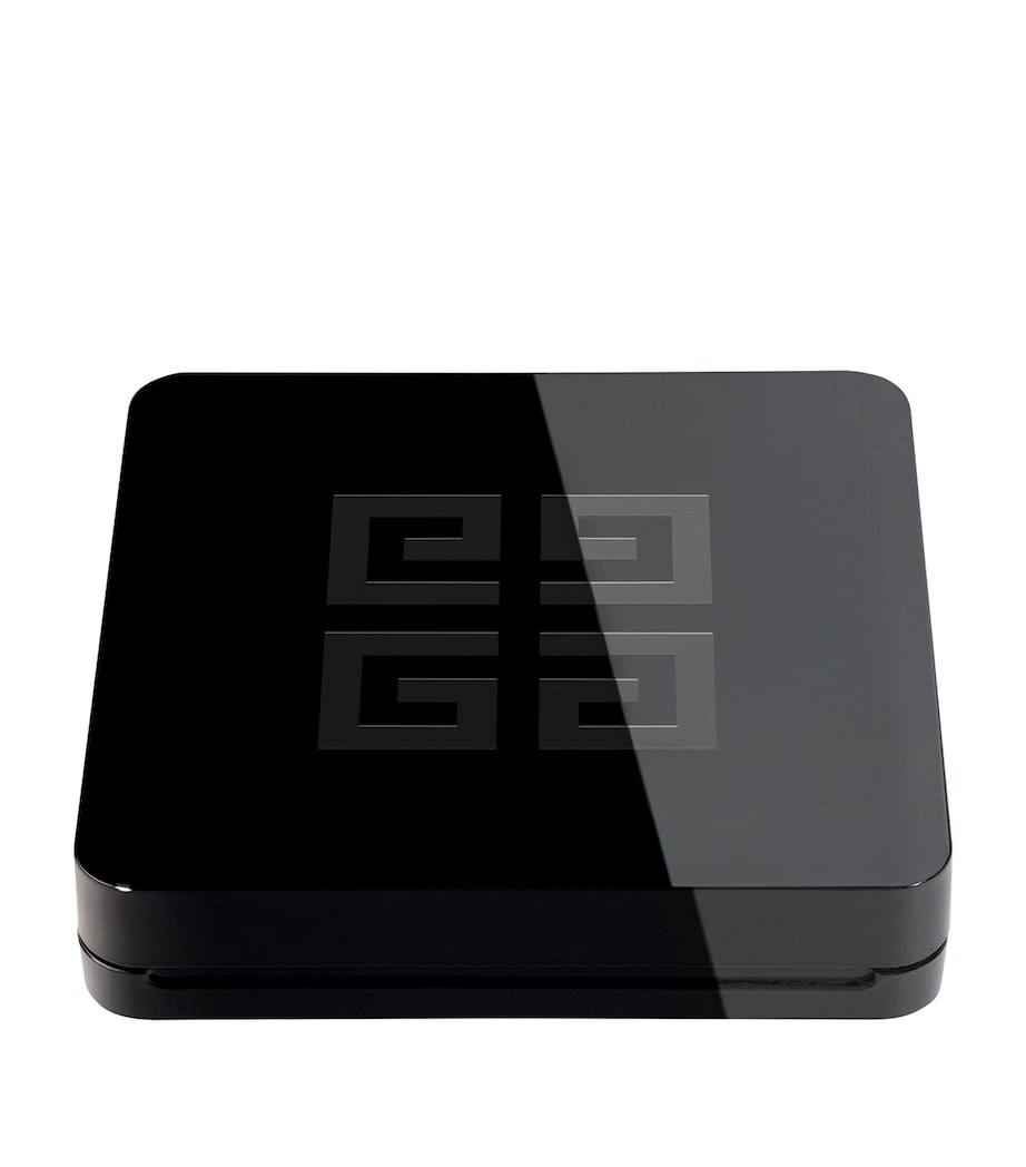 Le Soin Noir Compact UV Protection SPF 40 (12g) N/A Image 6