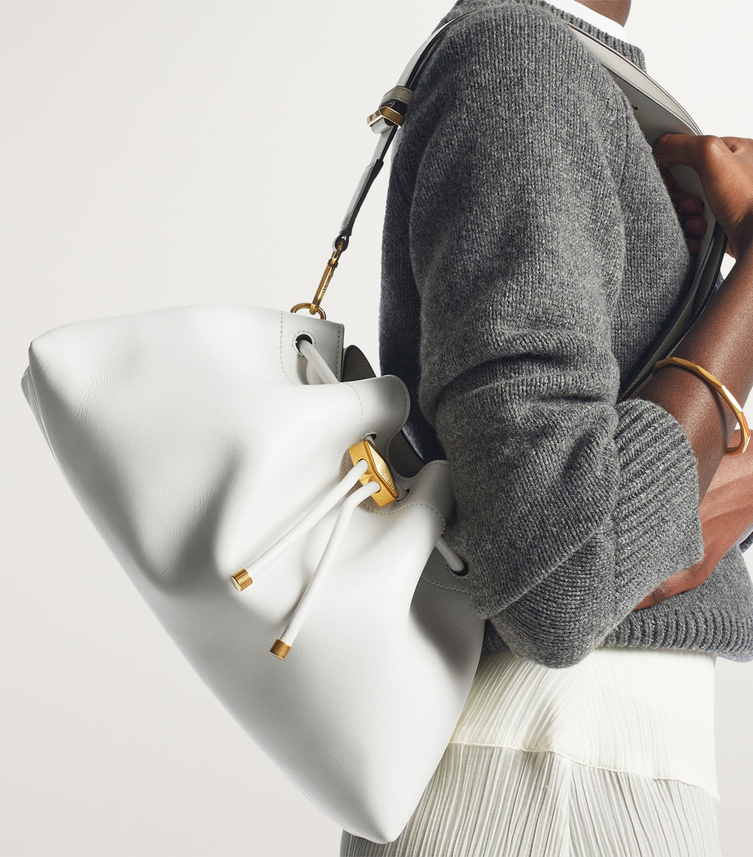 Medium Leather Cinch Shoulder Bag LATTE/GOLD Image 2