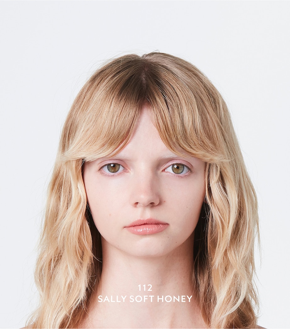 Gucci’s Rouge de Beauté Brillant Glow & Care Lip Colour 112 Image 3