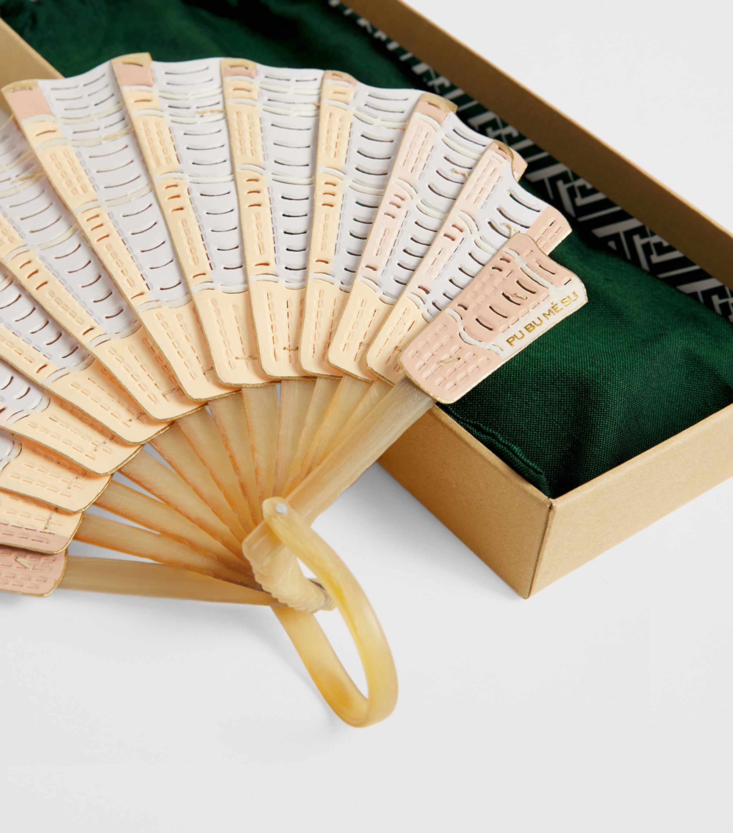 Small Open Scallop Shell Fan PINK Image 3