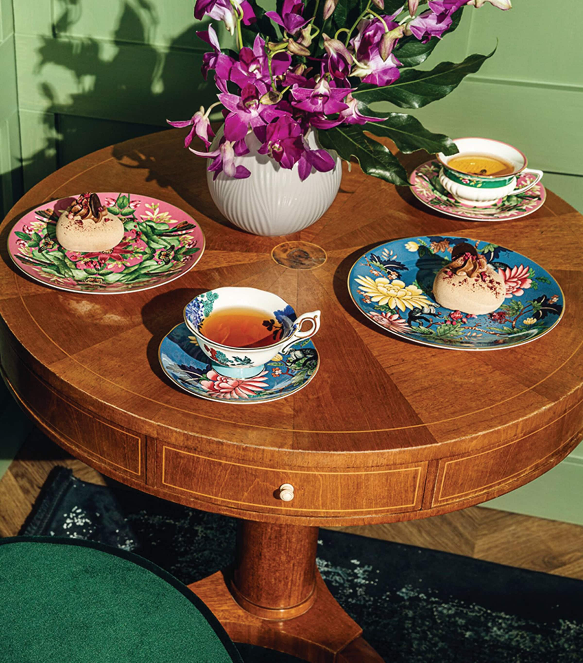 Wedgwood Wonderlust Sapphire Garden Teacup and Saucer | Harrods AM