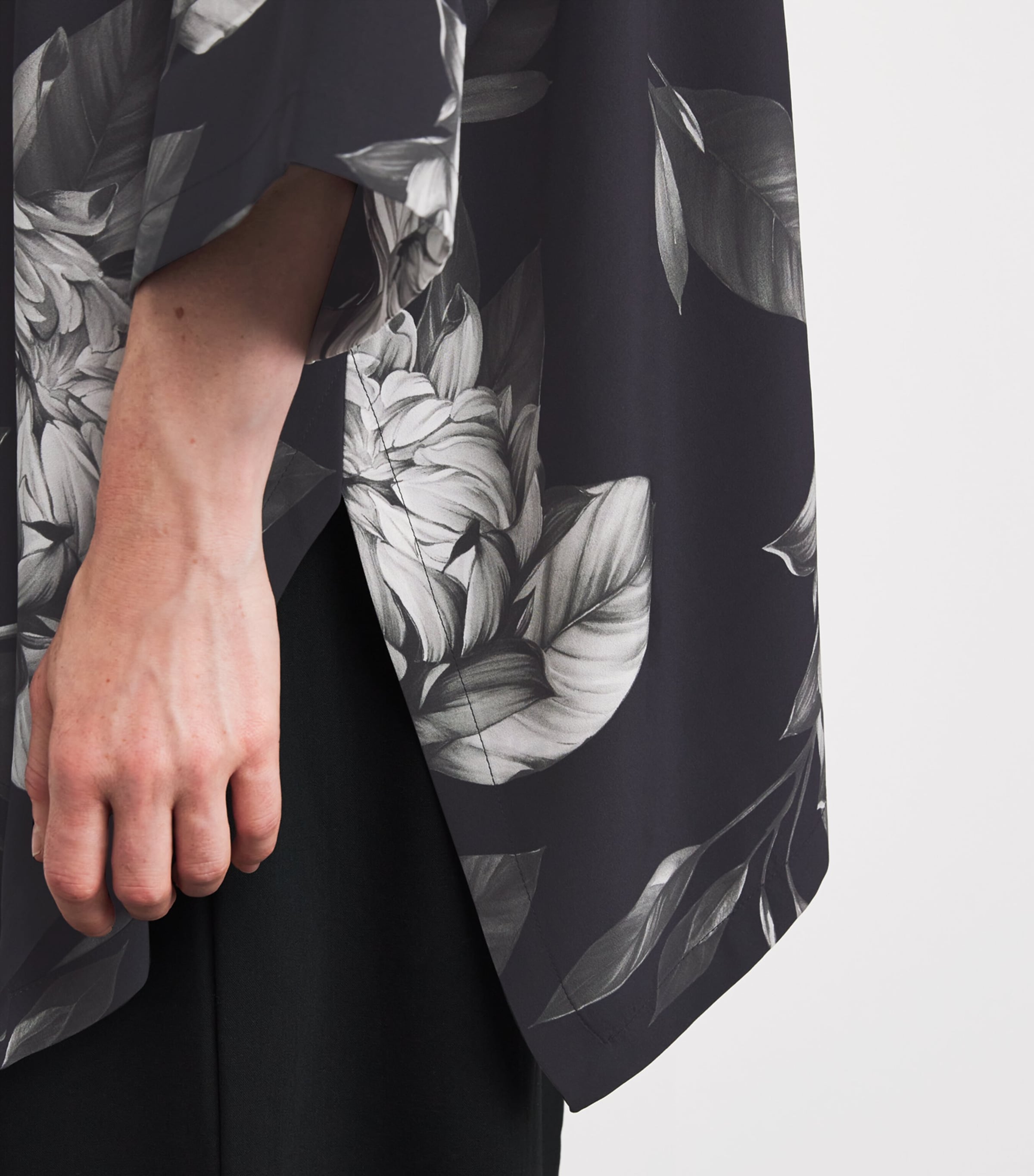 Silk Floral Shirt MNOCHROM Image 6