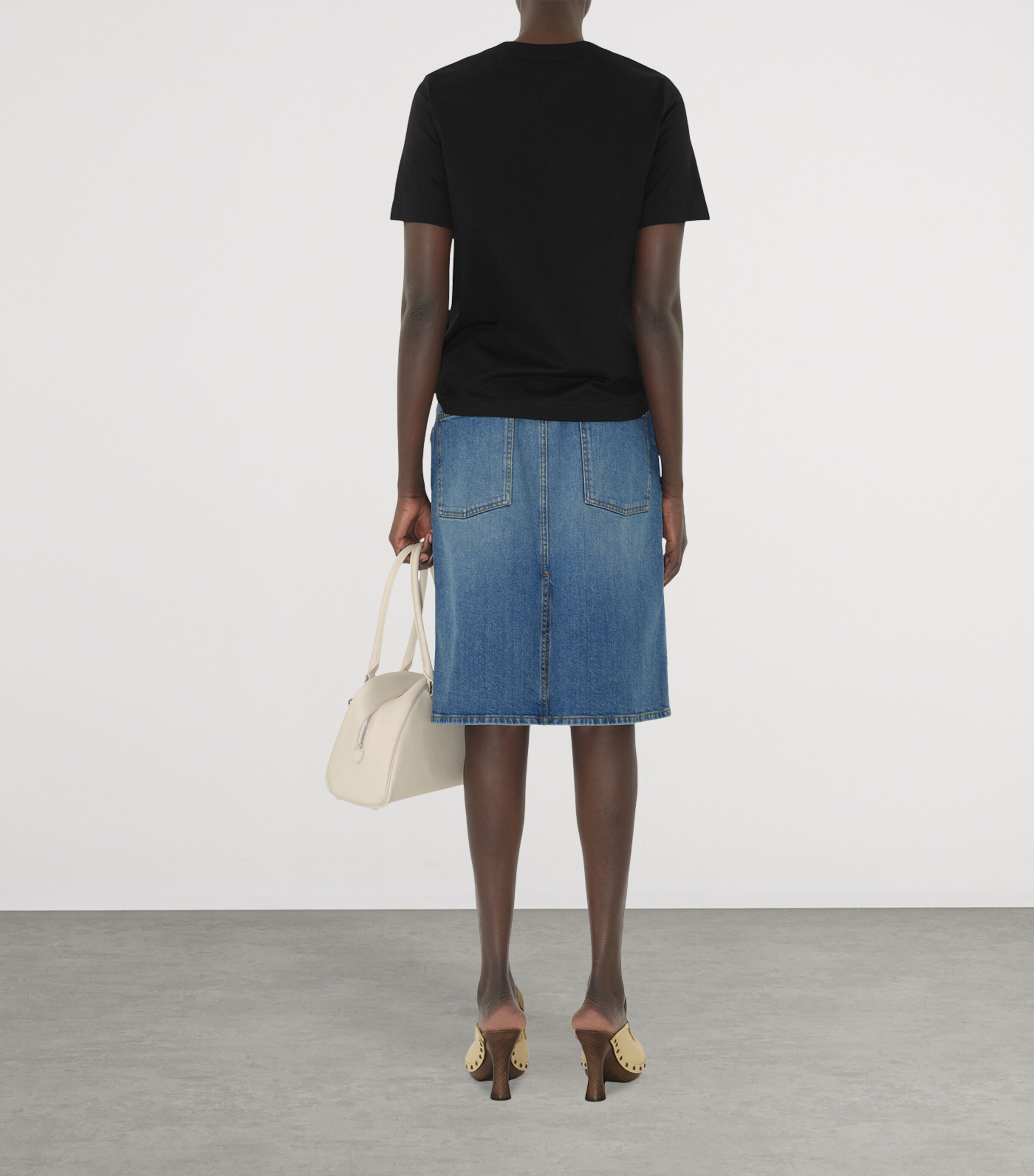 Cotton Knight Stamp T-Shirt BLACK Image 3