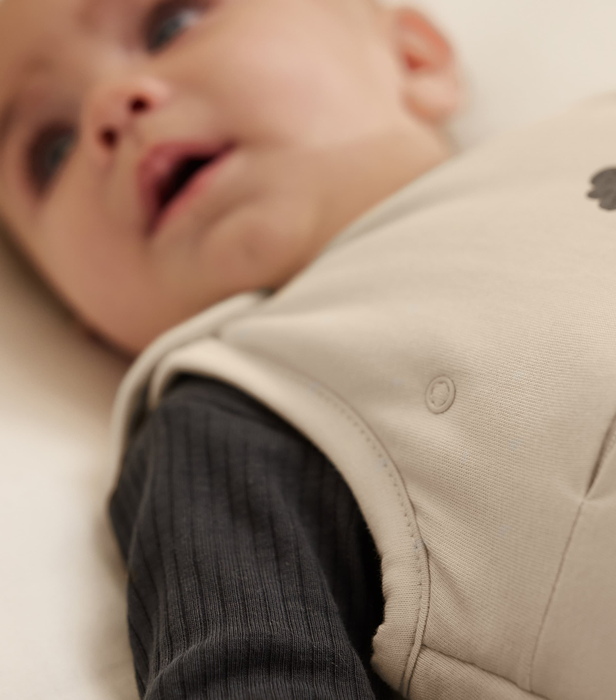 SnüzPouch 1.0 Tog Baby Sleeping Bag SAND CLOUD Image 3