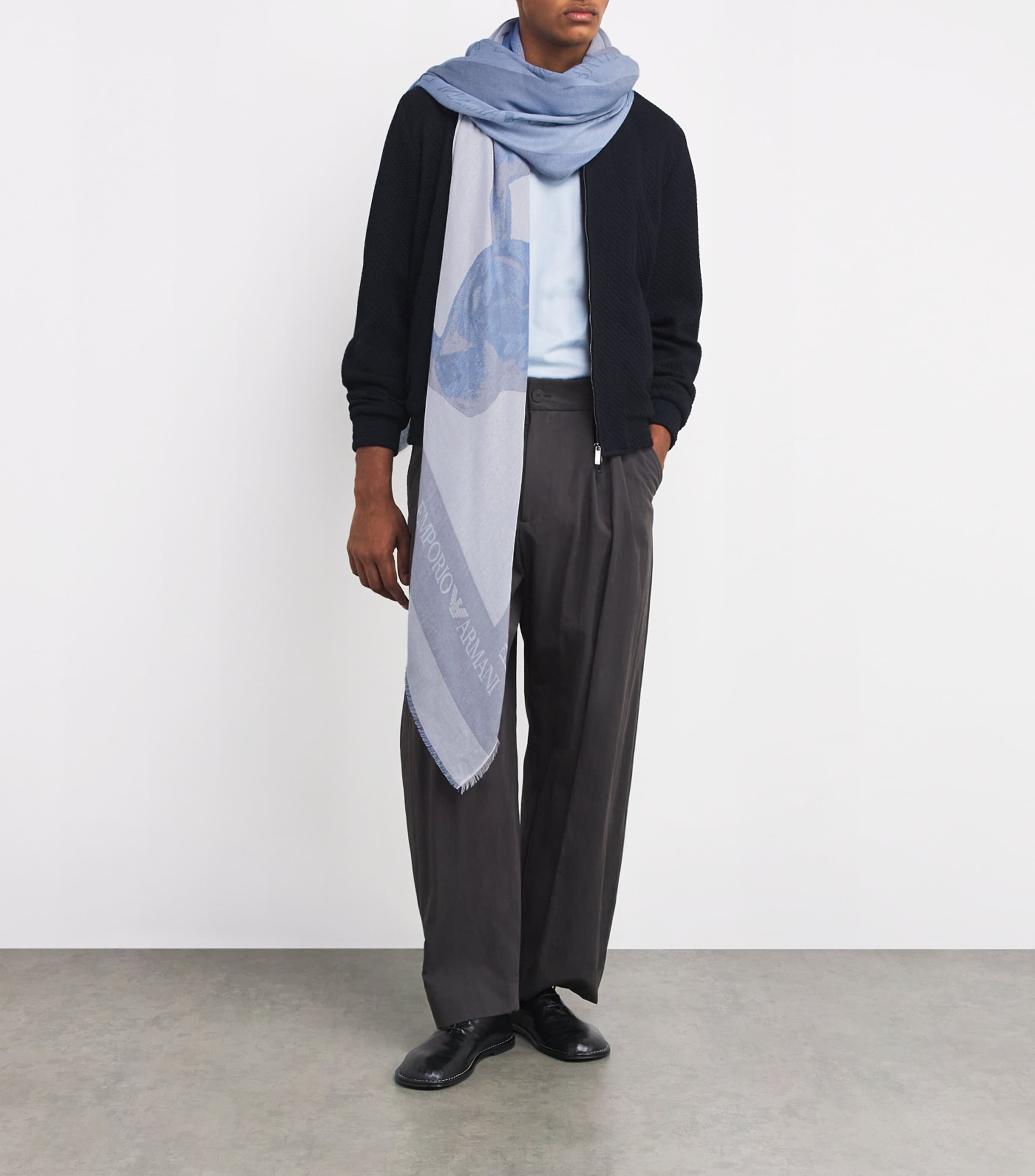スカーフ EMPORIO ARMANI Woman Scarf Blue EW001857AF15666 UB089 Emporio Armani Flamingo Jacquard Scarf | Harrods US