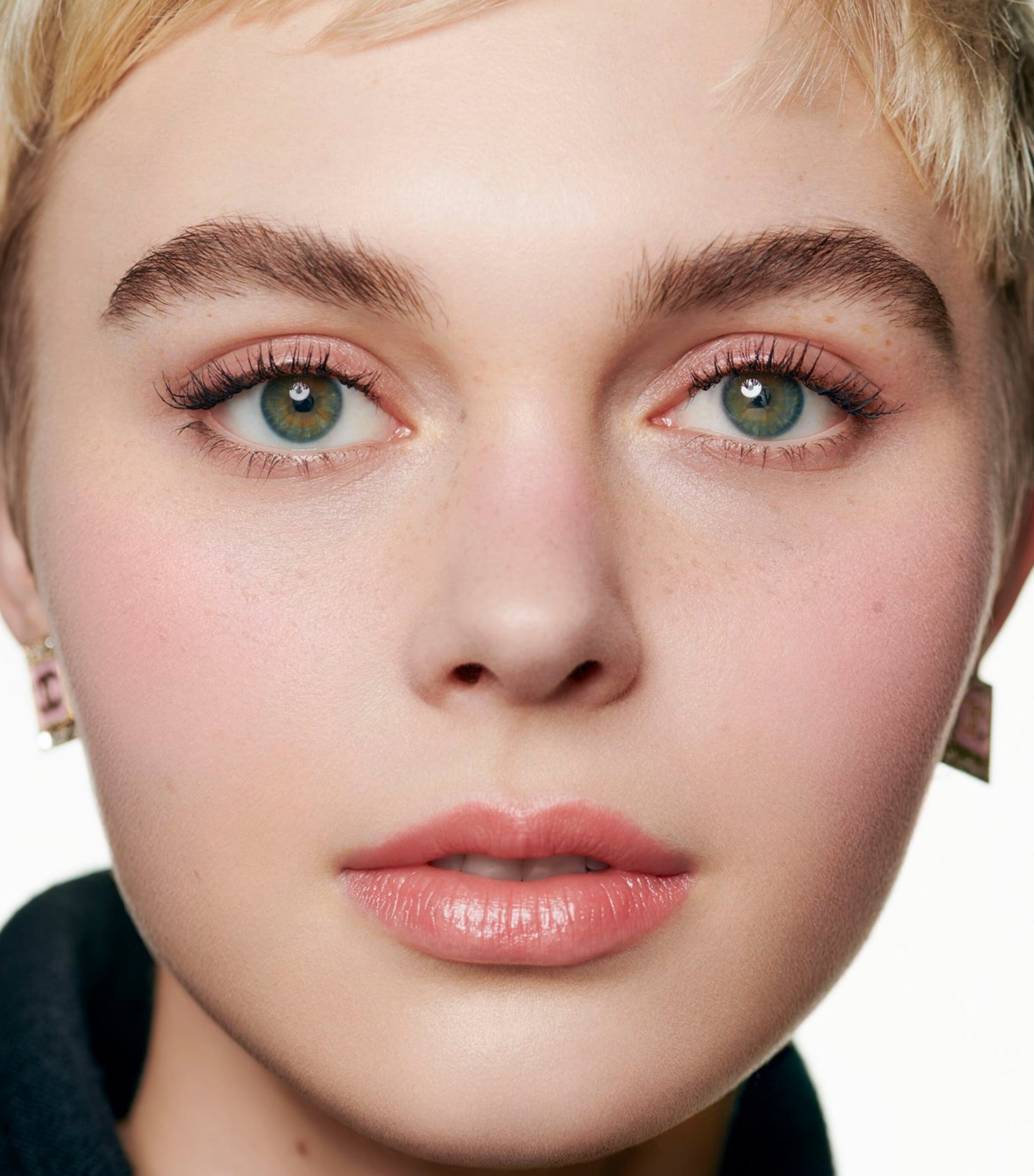 LES SIGNES DE CHANEL Illuminating Powder Blush NO COLOUR Image 5