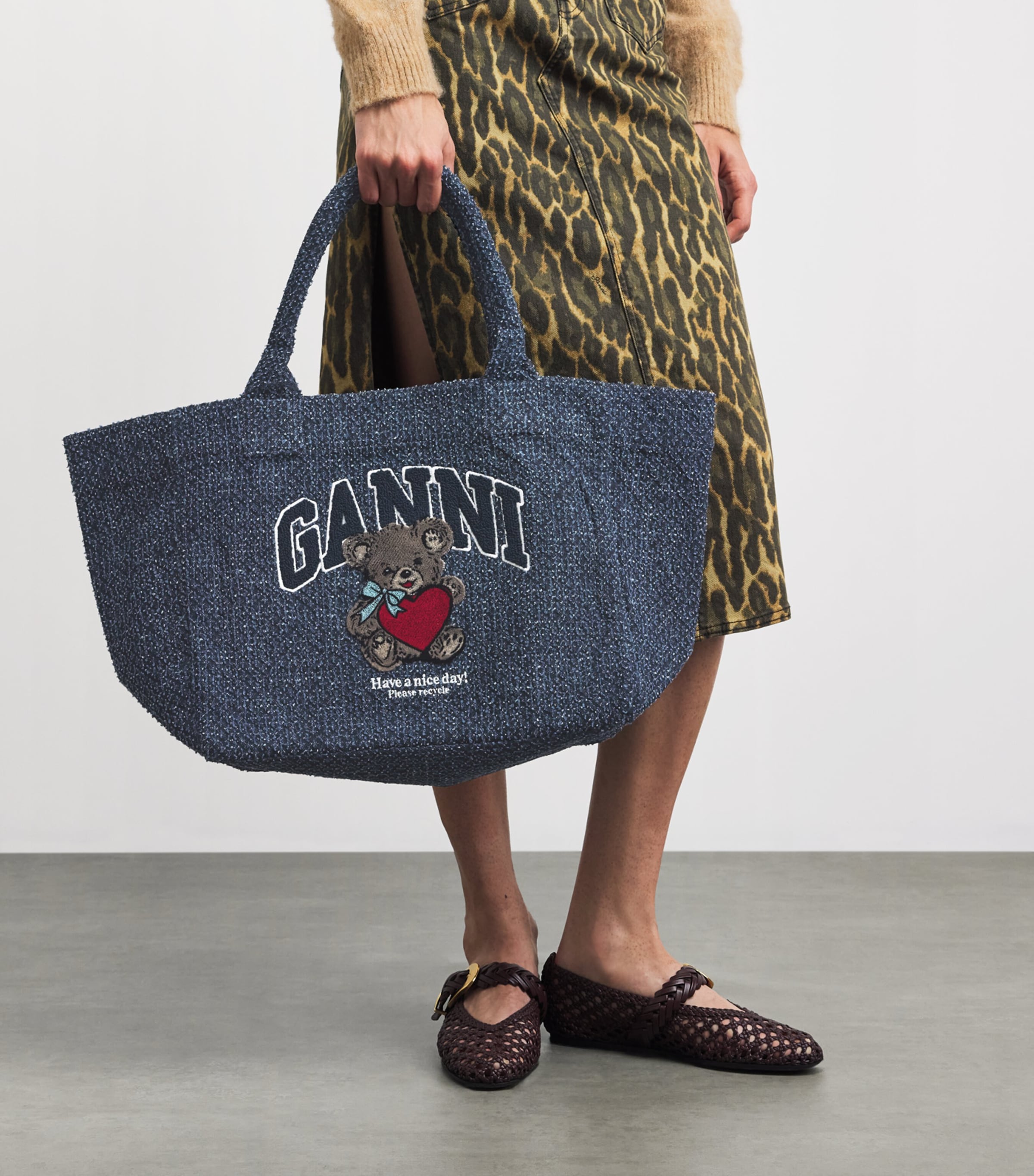 GANNI Medium Tweed Bear Tote Bag Rinse Image 4