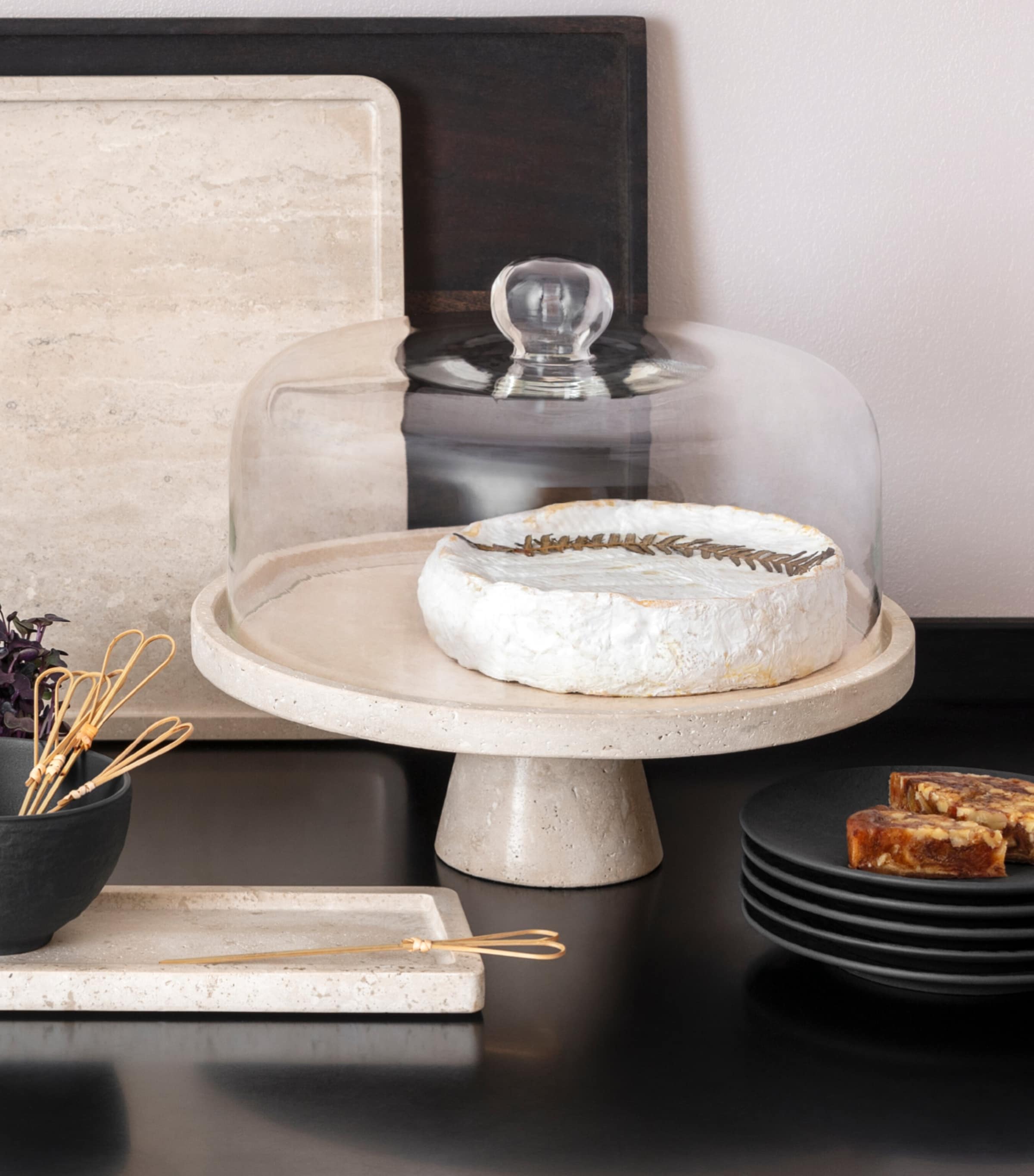 Manufacture Travertine Footed Serving Platter (28cm) BEIGE Image 3