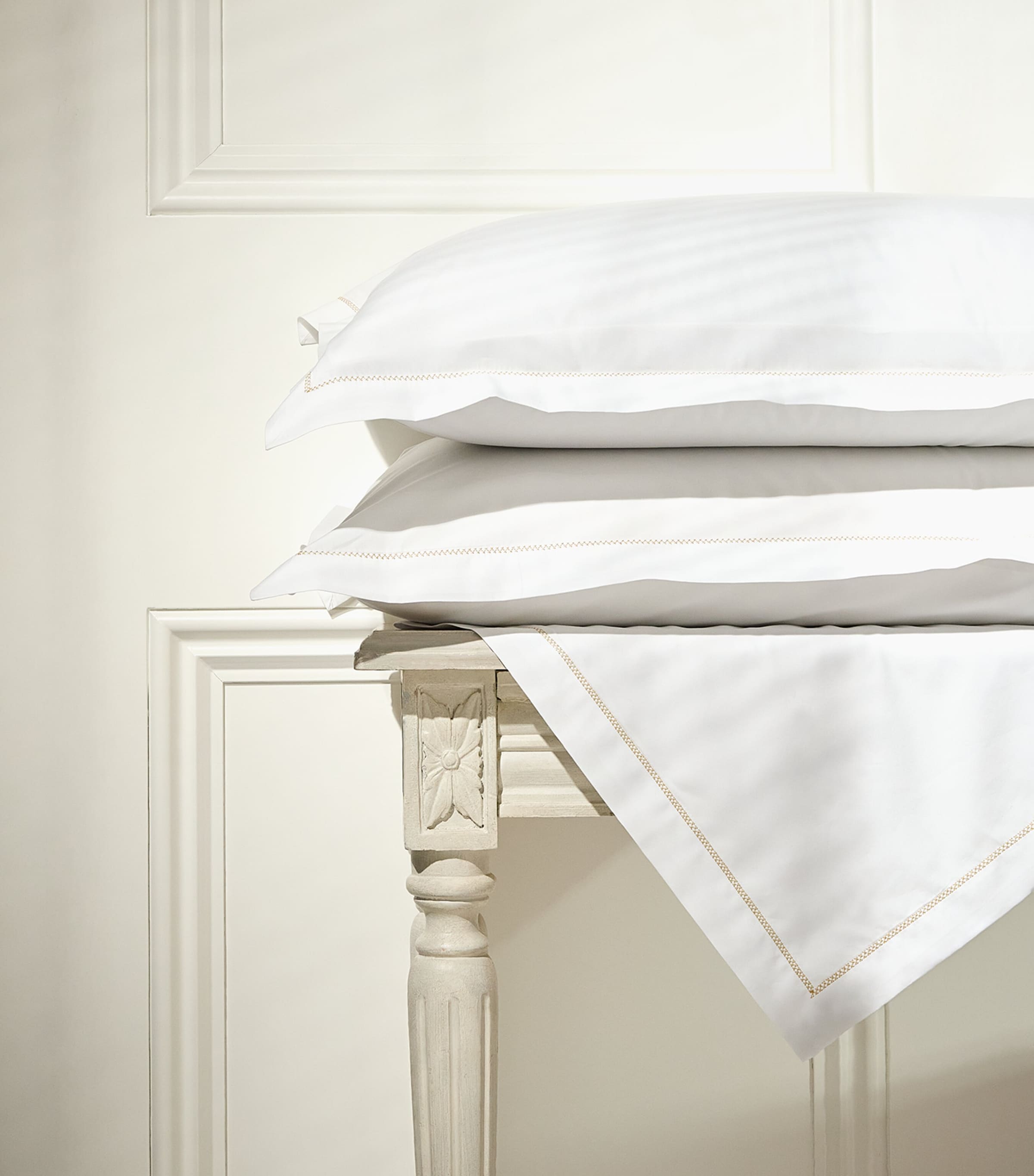 Ivy King Duvet Cover (230cm x 220cm) GOLD Image 5