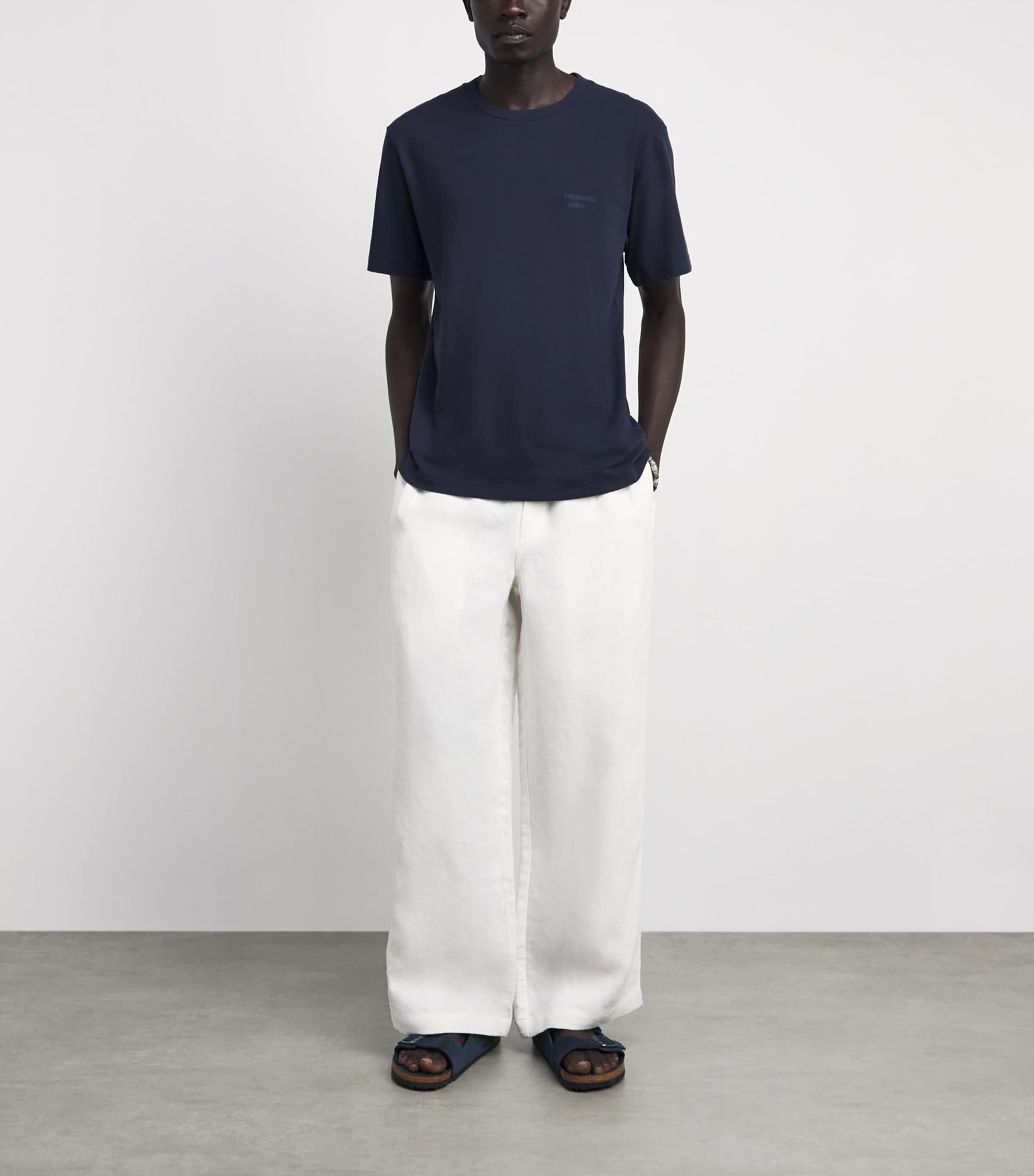 Frescobol Carioca Mens Cotton-Linen Dinis T-Shirt Midnight Blue Image 2