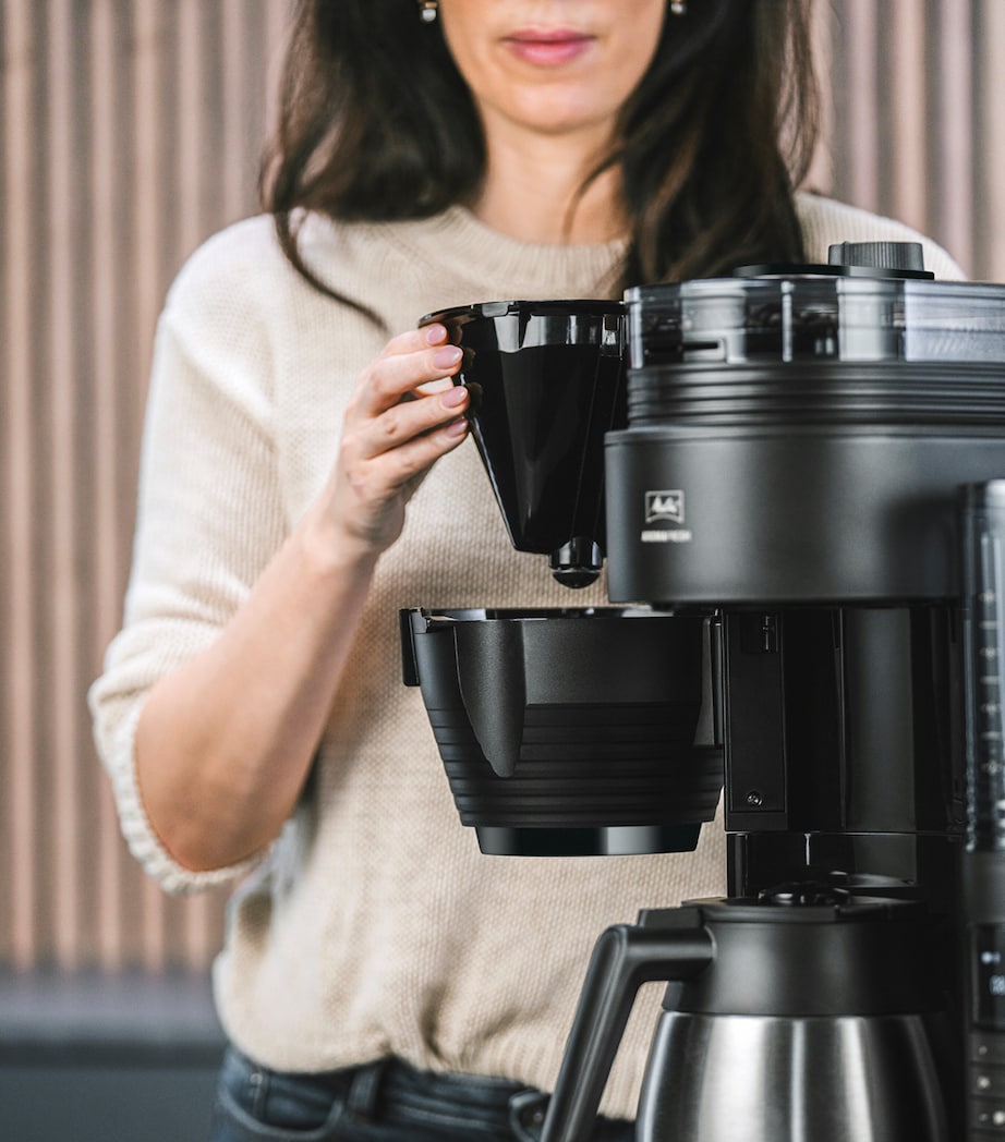 AromaFresh II Grind & Brew Thermal Coffee Machine BLACK CHROME Image 3