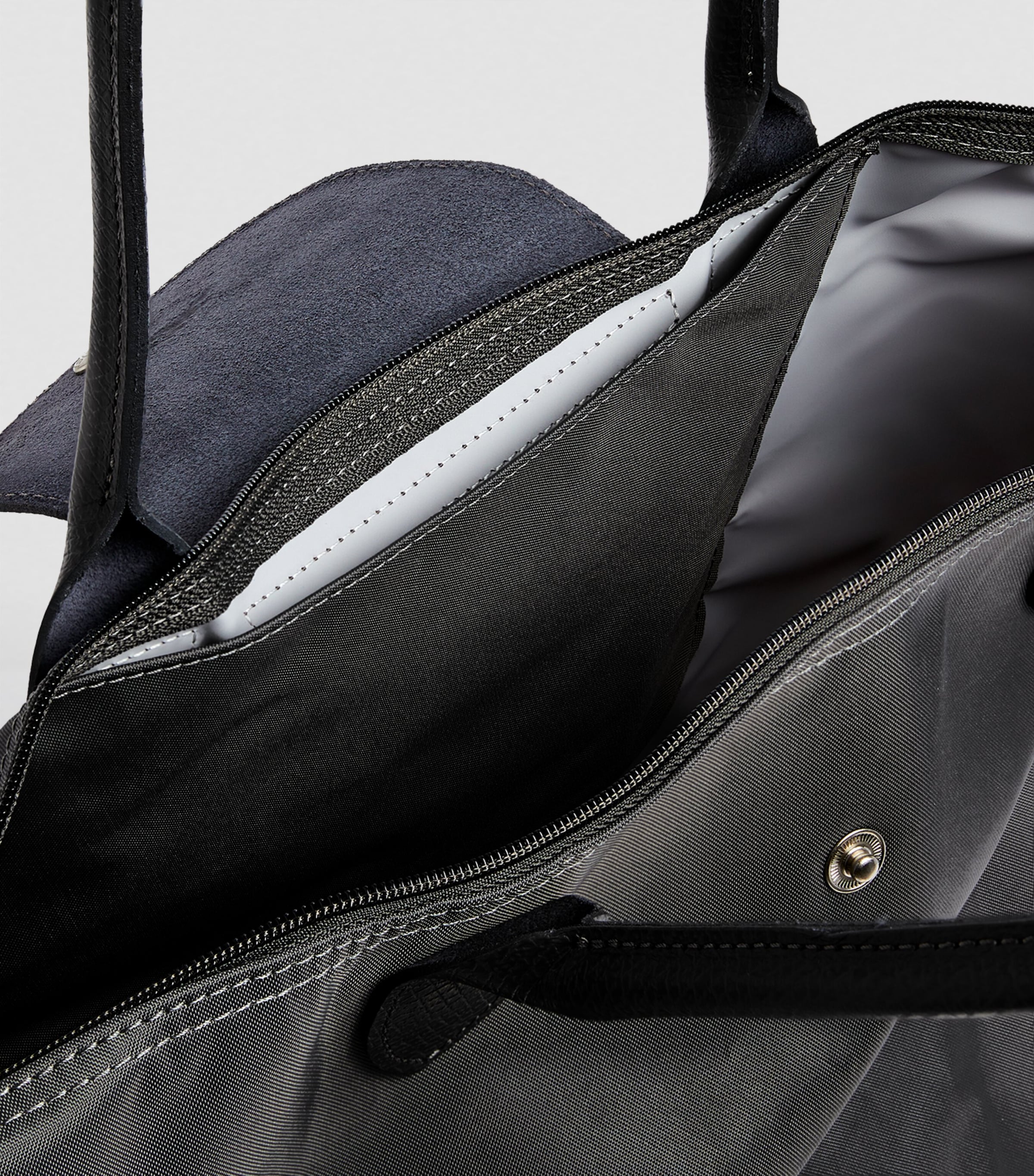 Medium Le Pliage Green Tote Bag P66 GRAPHITE Image 5