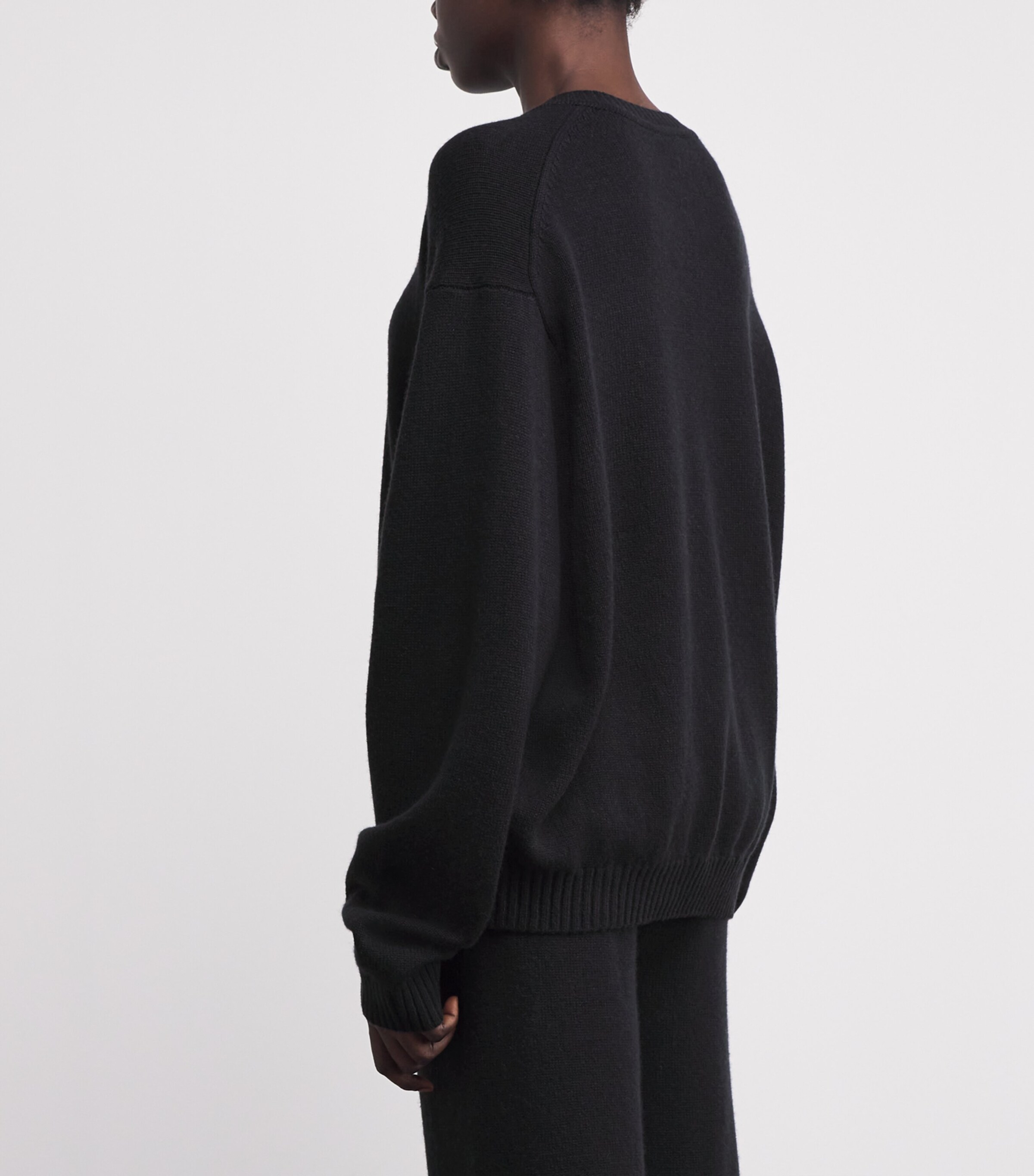Skims Womens Wool-Cashmere Blend V-Neck Sweater Onyx Image 4