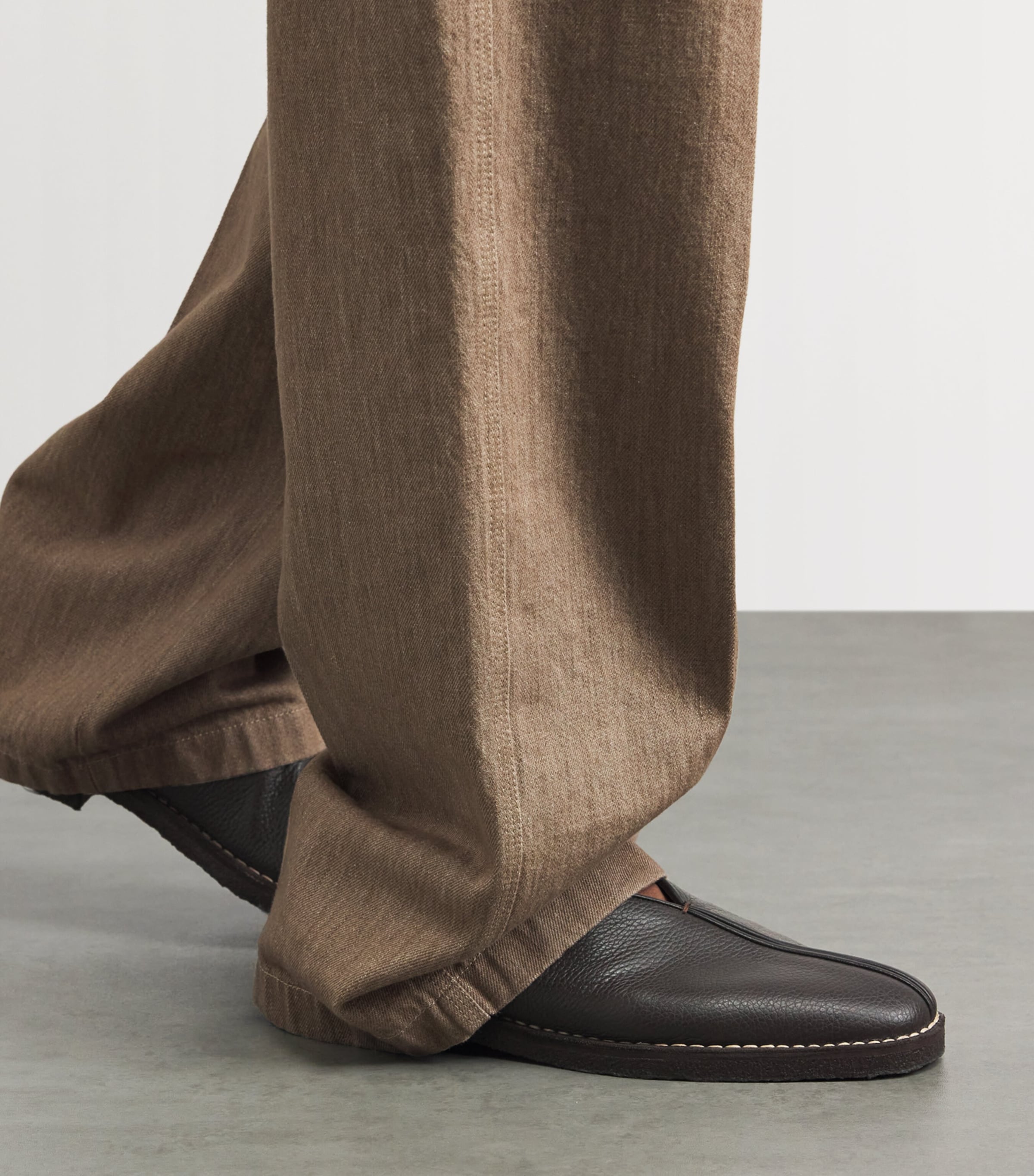 Leather Piped Slippers DARK BROWN Image 2