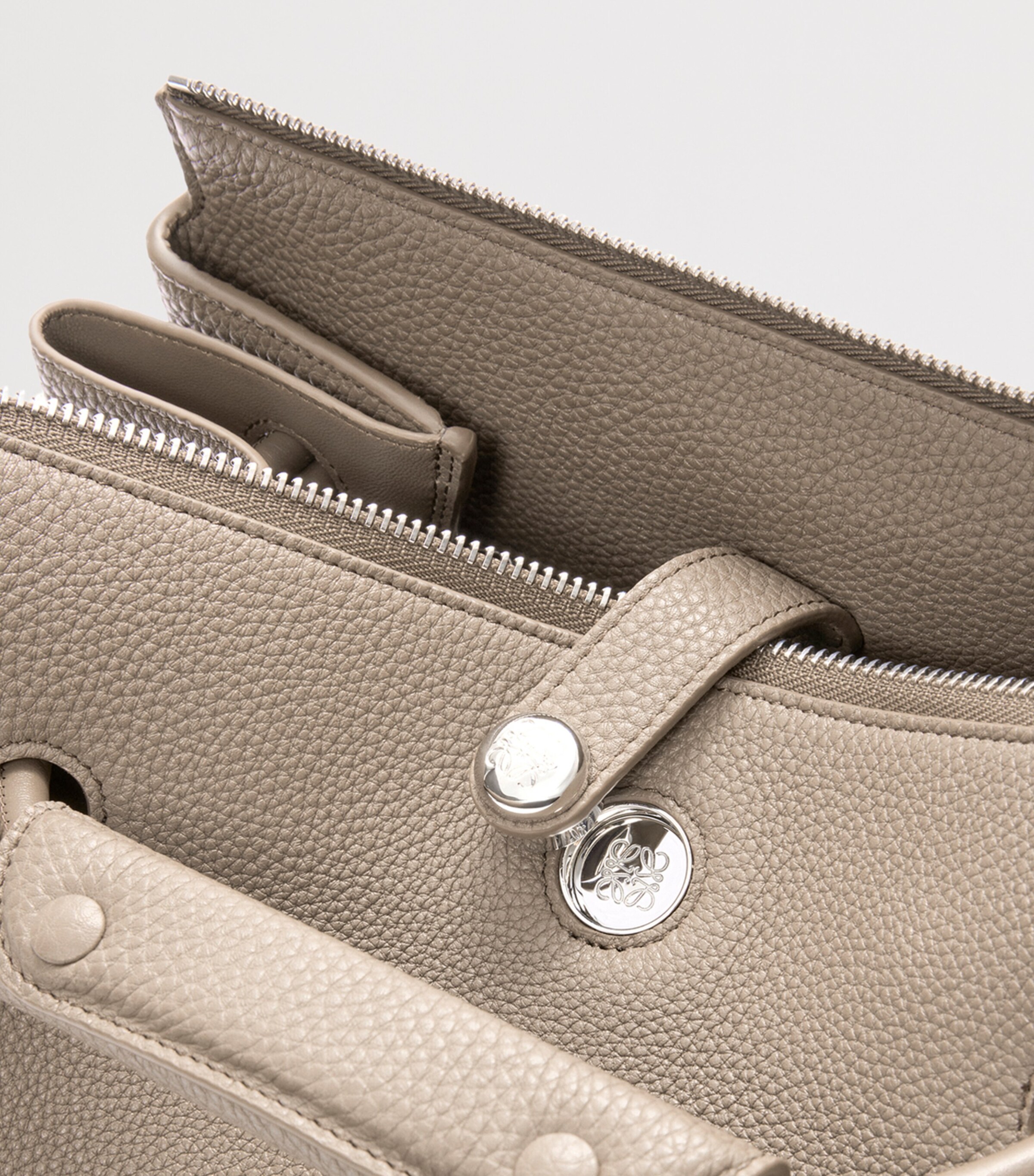 LOEWE Medium Grained Leather Madrid Shoulder Bag Clay Image 10