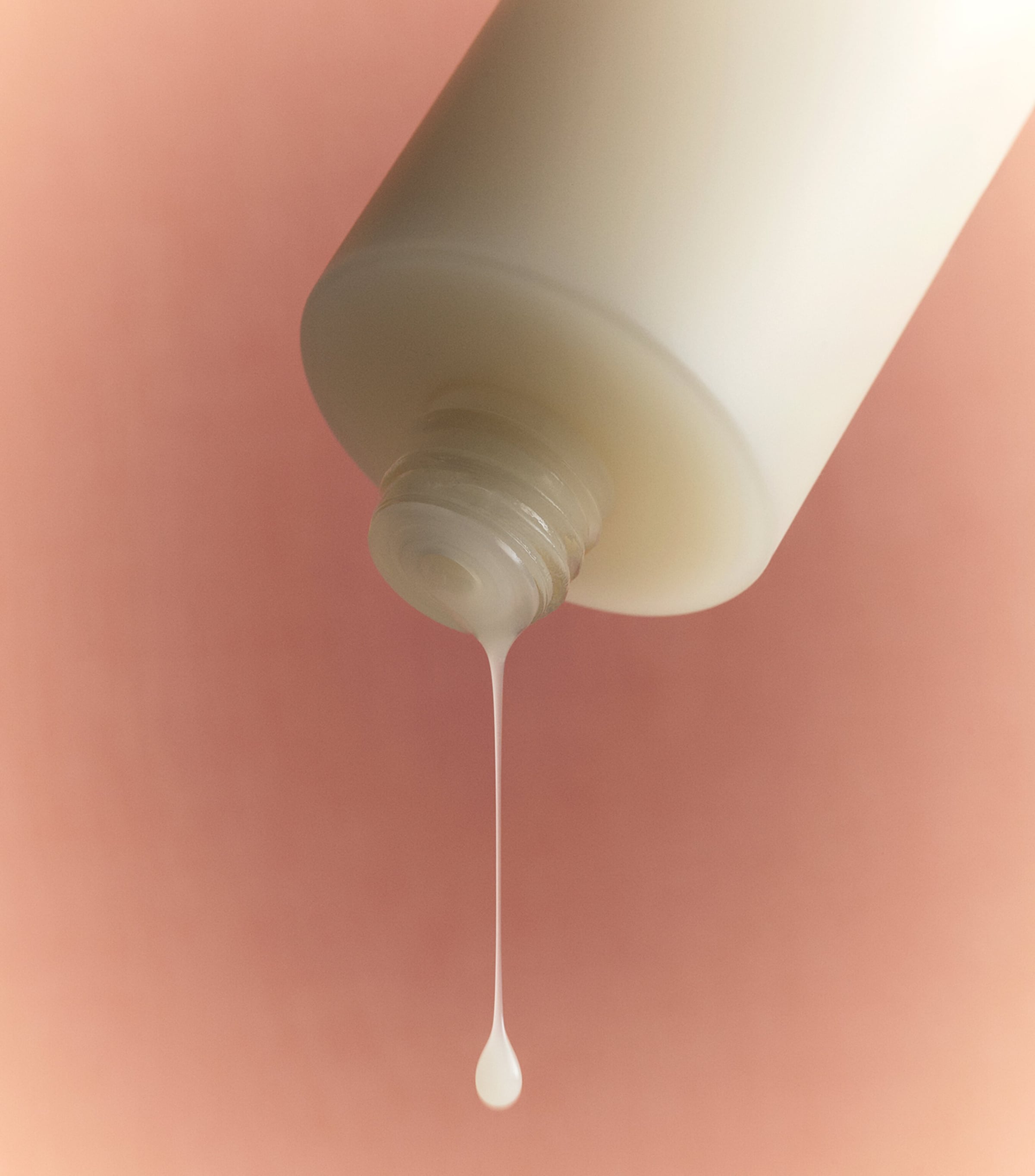 Omorovicza Acid Milk Tonic (100ml) Image 2